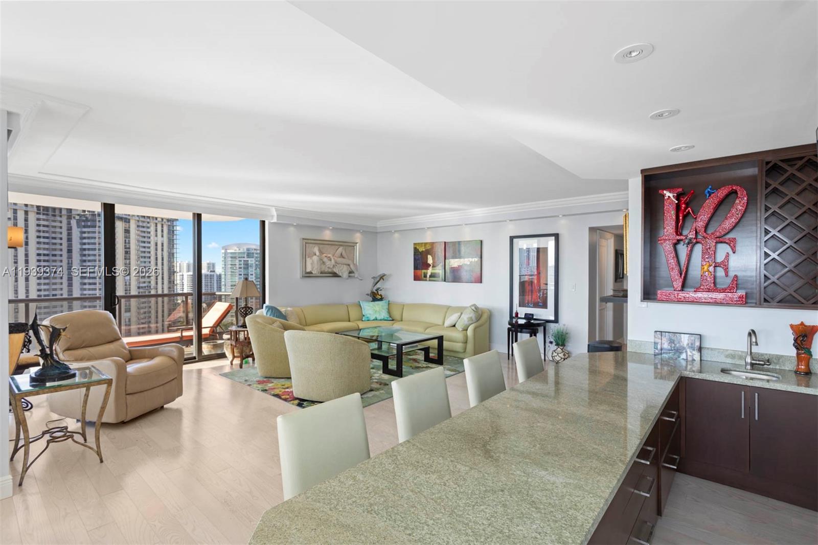 TURNBERRY ISLE SOUTH COND - Residential