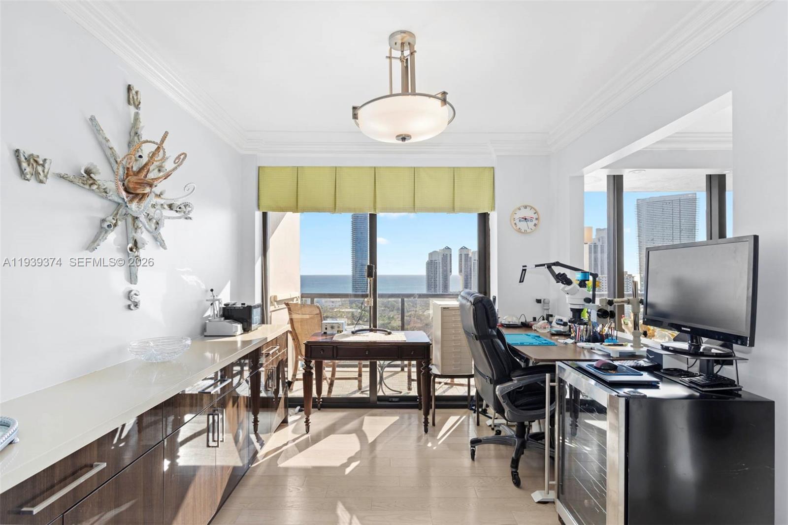 TURNBERRY ISLE SOUTH COND - Residential