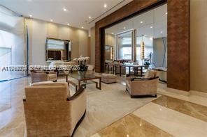 TURNBERRY ISLE SOUTH COND - Residential