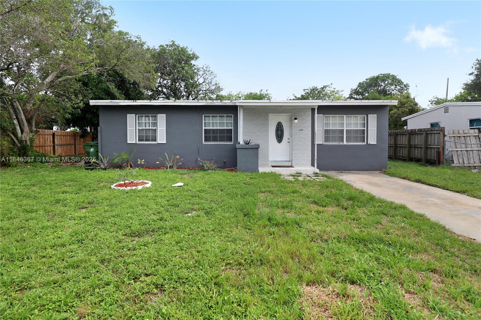 No HOA. Spacious lot 7,645 sqft. 6-bedroom, 2-bath single-family home. Section 8 potential rent is $3,986/month. Exclusive Incentive for primary and investors: save 1.5 points on your rate with my lender (e.g., 6.5% drops to 5%). Primary residents enjoy free appraisal and fully covered mortgage insurance—no 1st-time buyer requirement! Water heater 2025