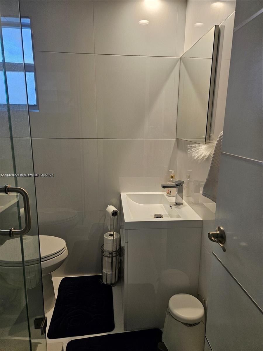 MEADOWBROOK TOWERS CONDO - Residential