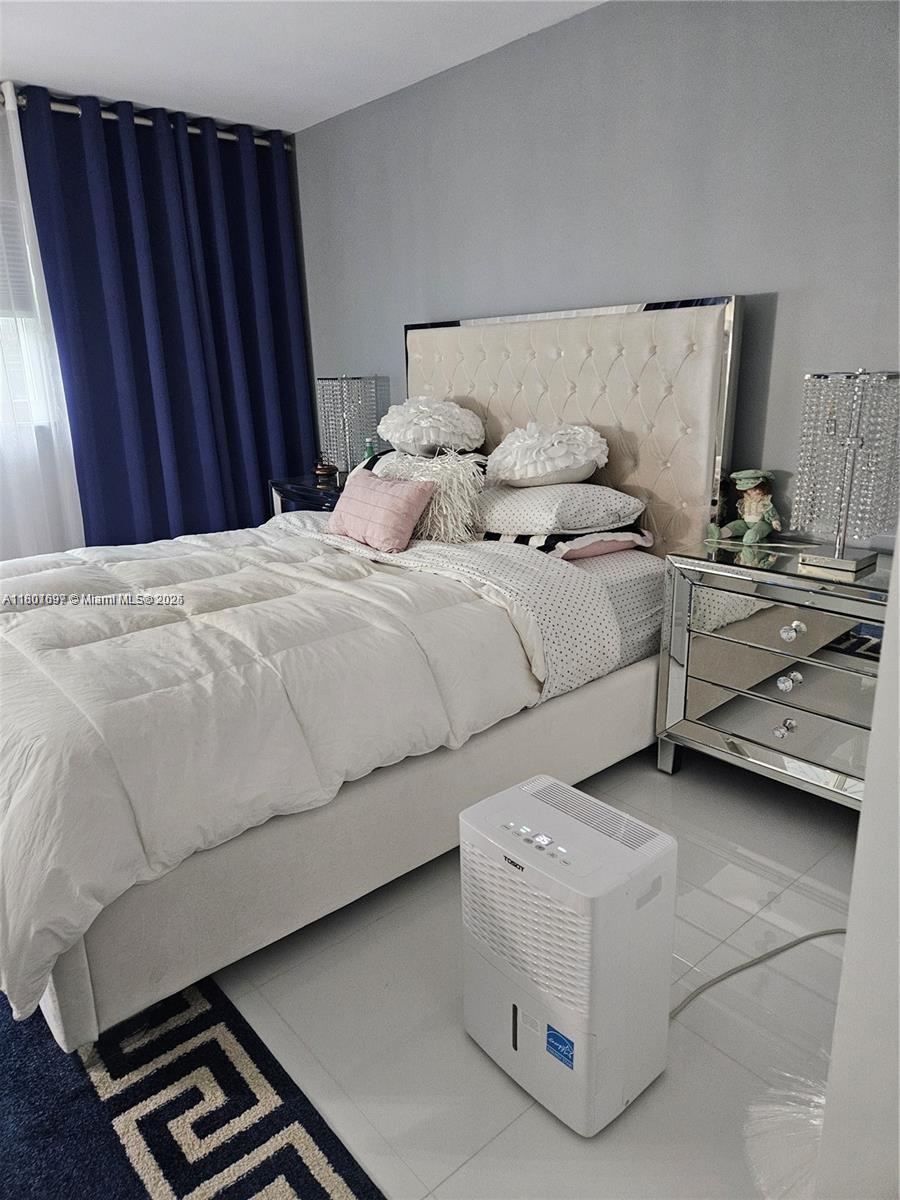 MEADOWBROOK TOWERS CONDO - Residential