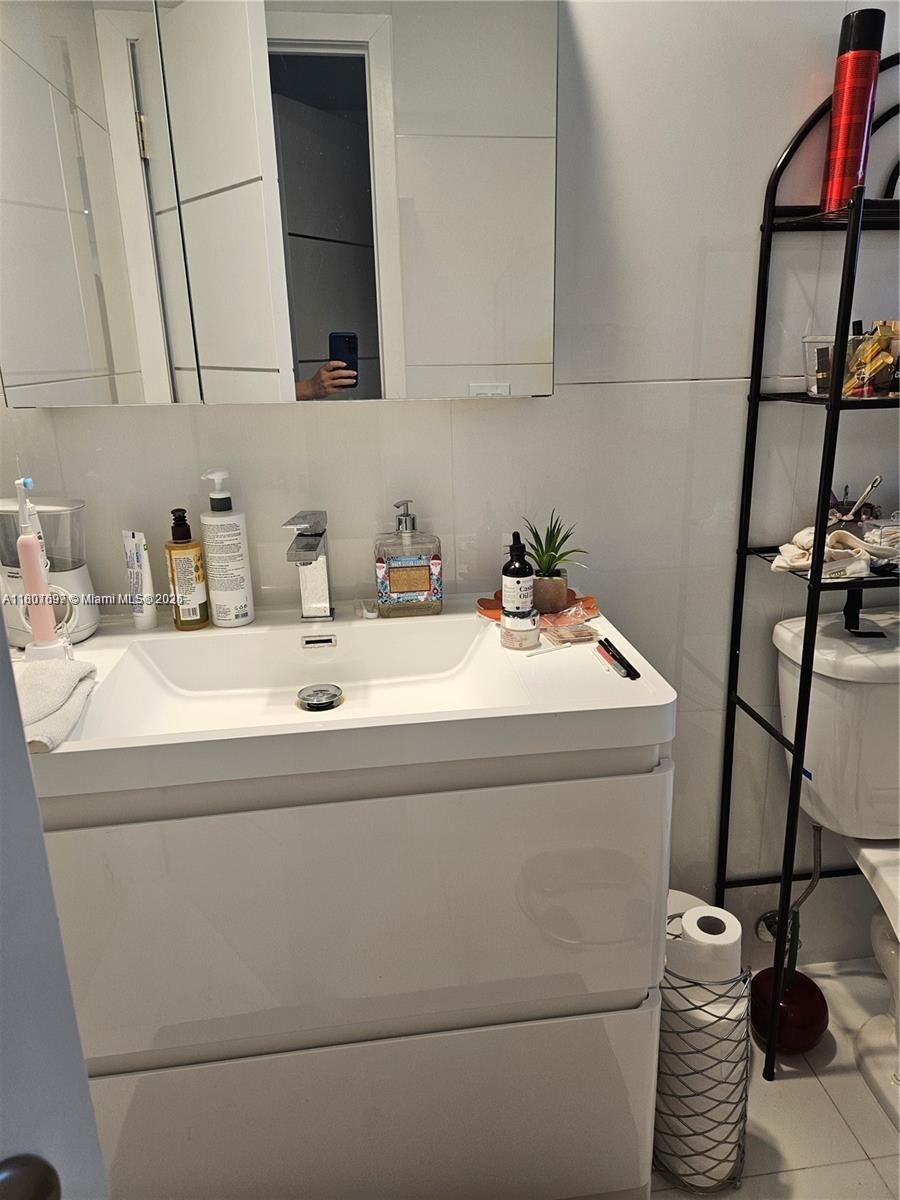 MEADOWBROOK TOWERS CONDO - Residential