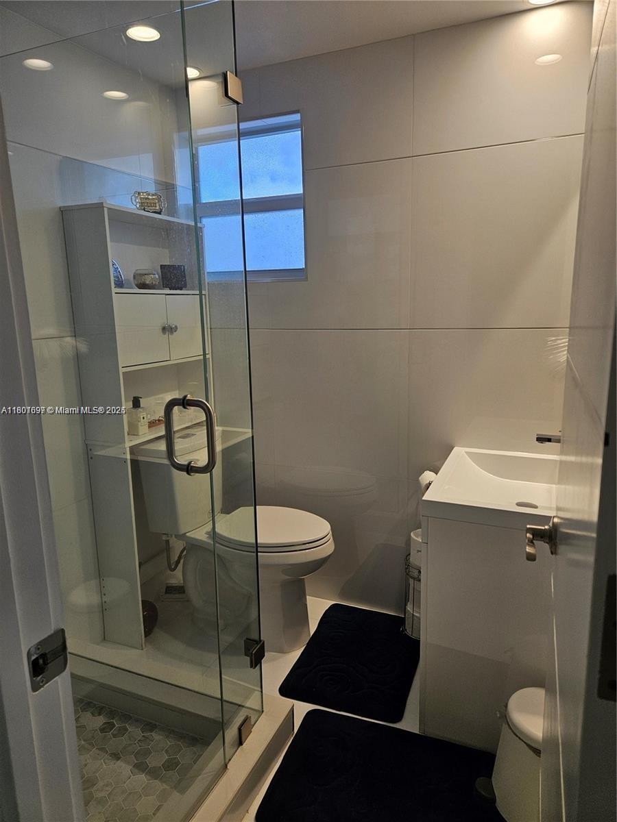 MEADOWBROOK TOWERS CONDO - Residential