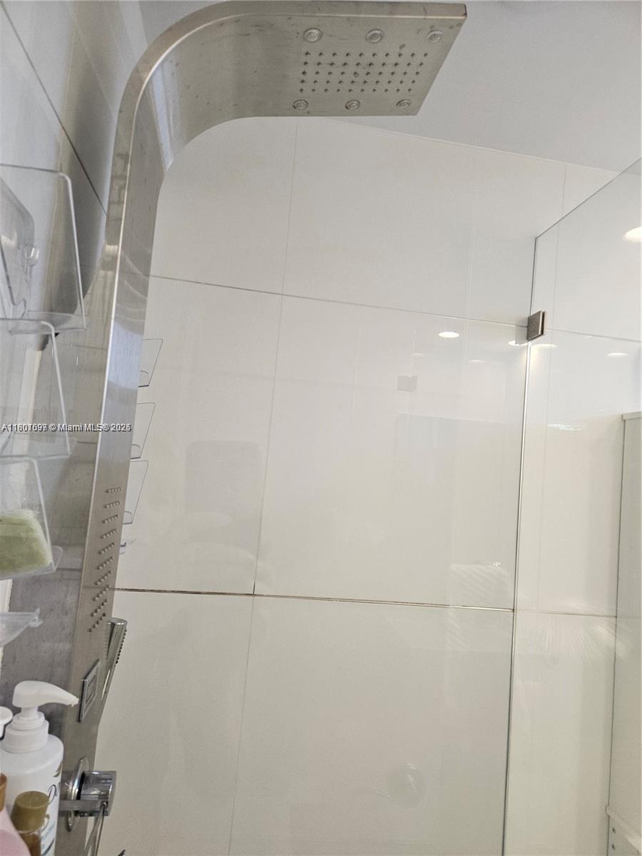 MEADOWBROOK TOWERS CONDO - Residential