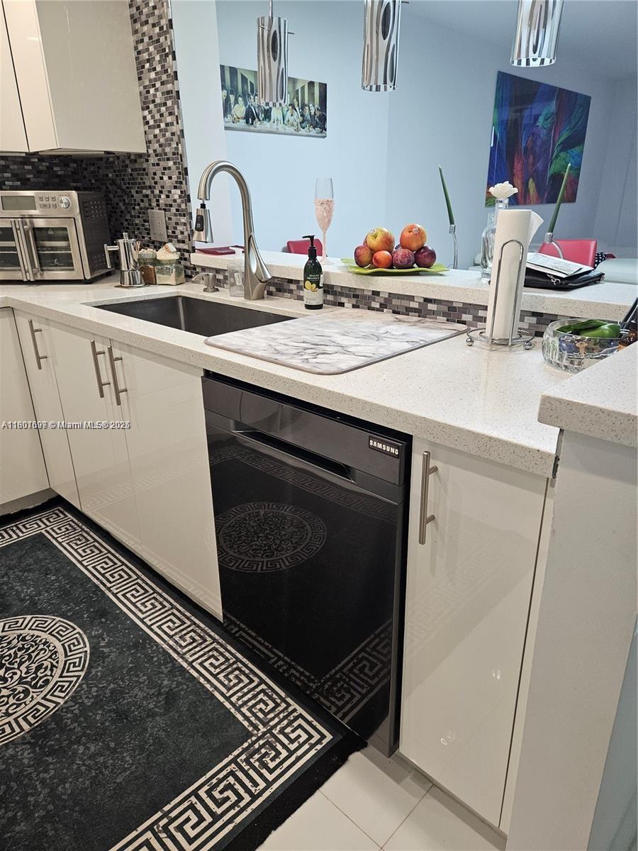 MEADOWBROOK TOWERS CONDO - Residential