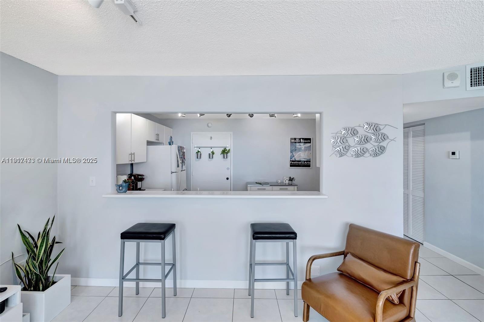 BURLEIGH HOUSE CONDO - Residential