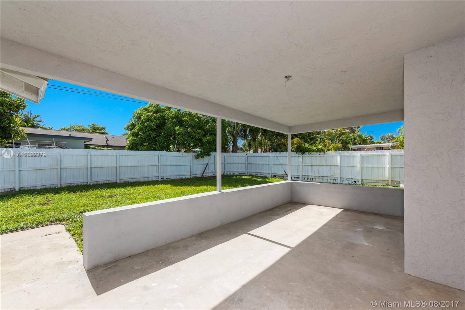 TROPIC PALMS 2 - Residential