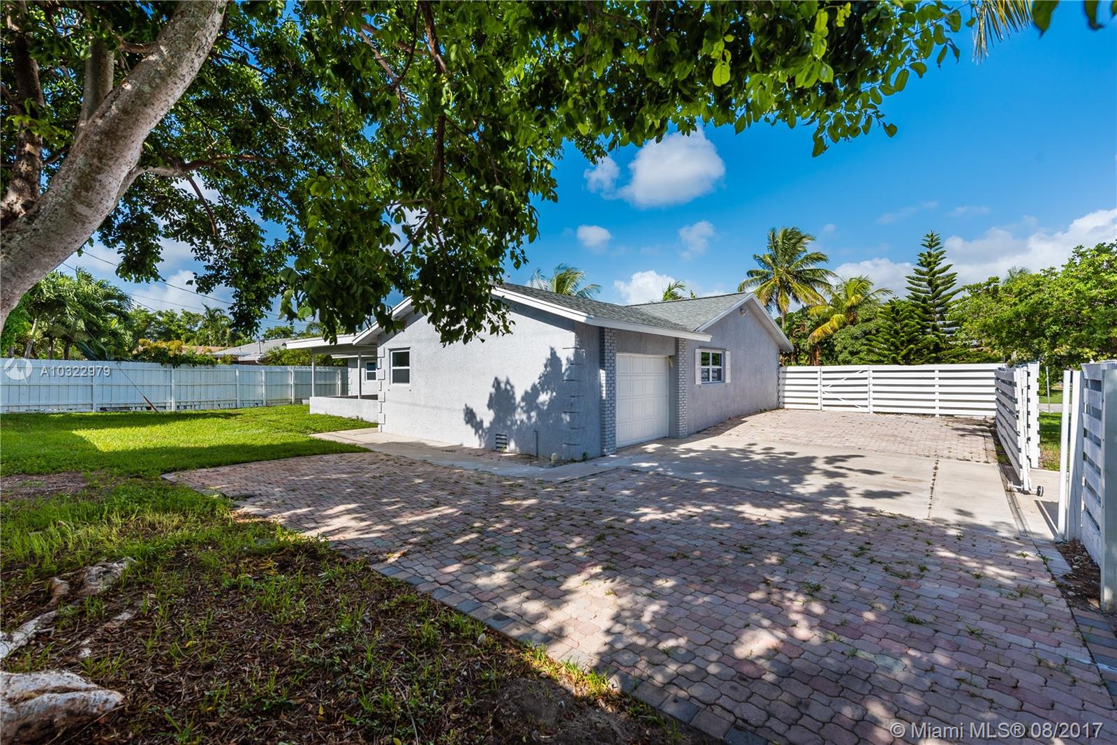TROPIC PALMS 2 - Residential