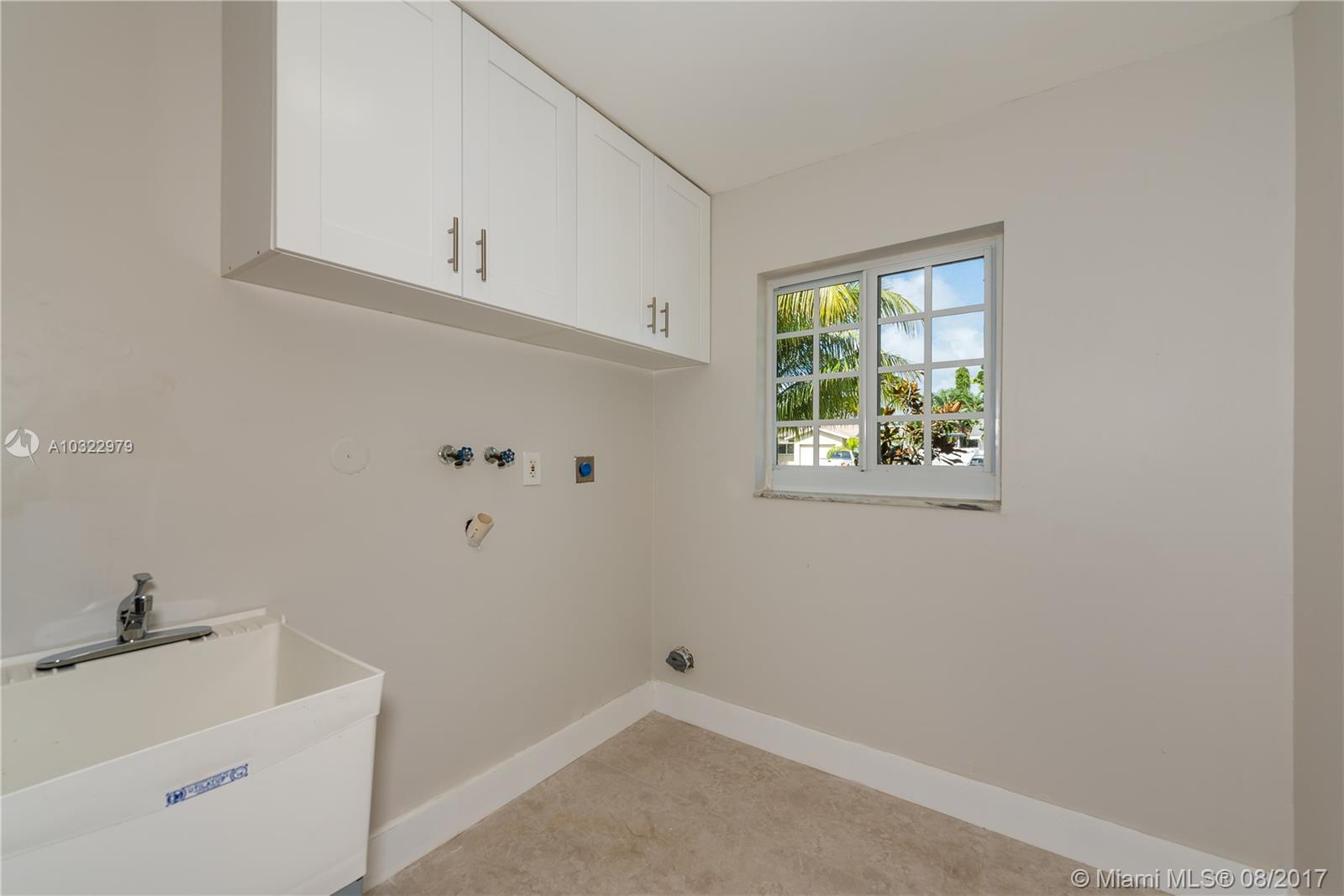 TROPIC PALMS 2 - Residential