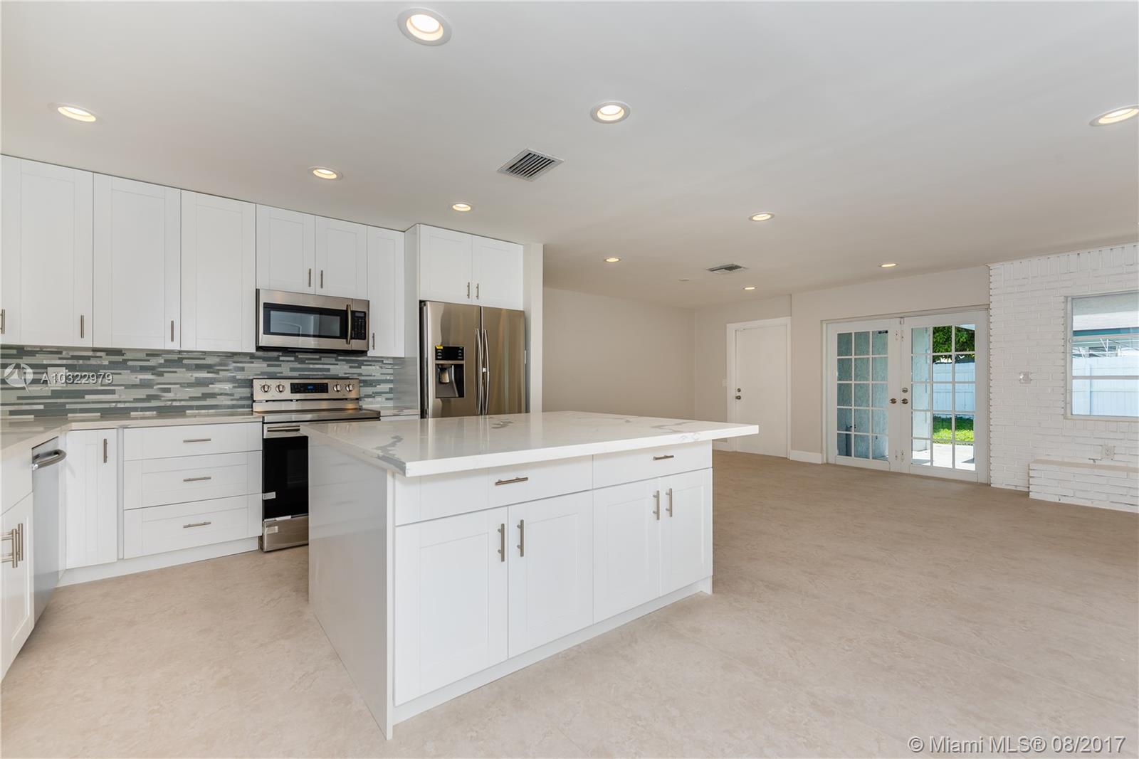 TROPIC PALMS 2 - Residential