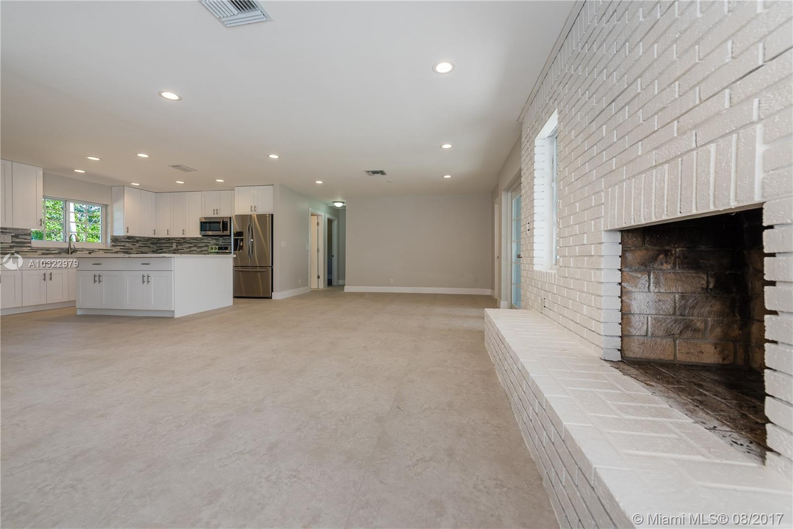 TROPIC PALMS 2 - Residential