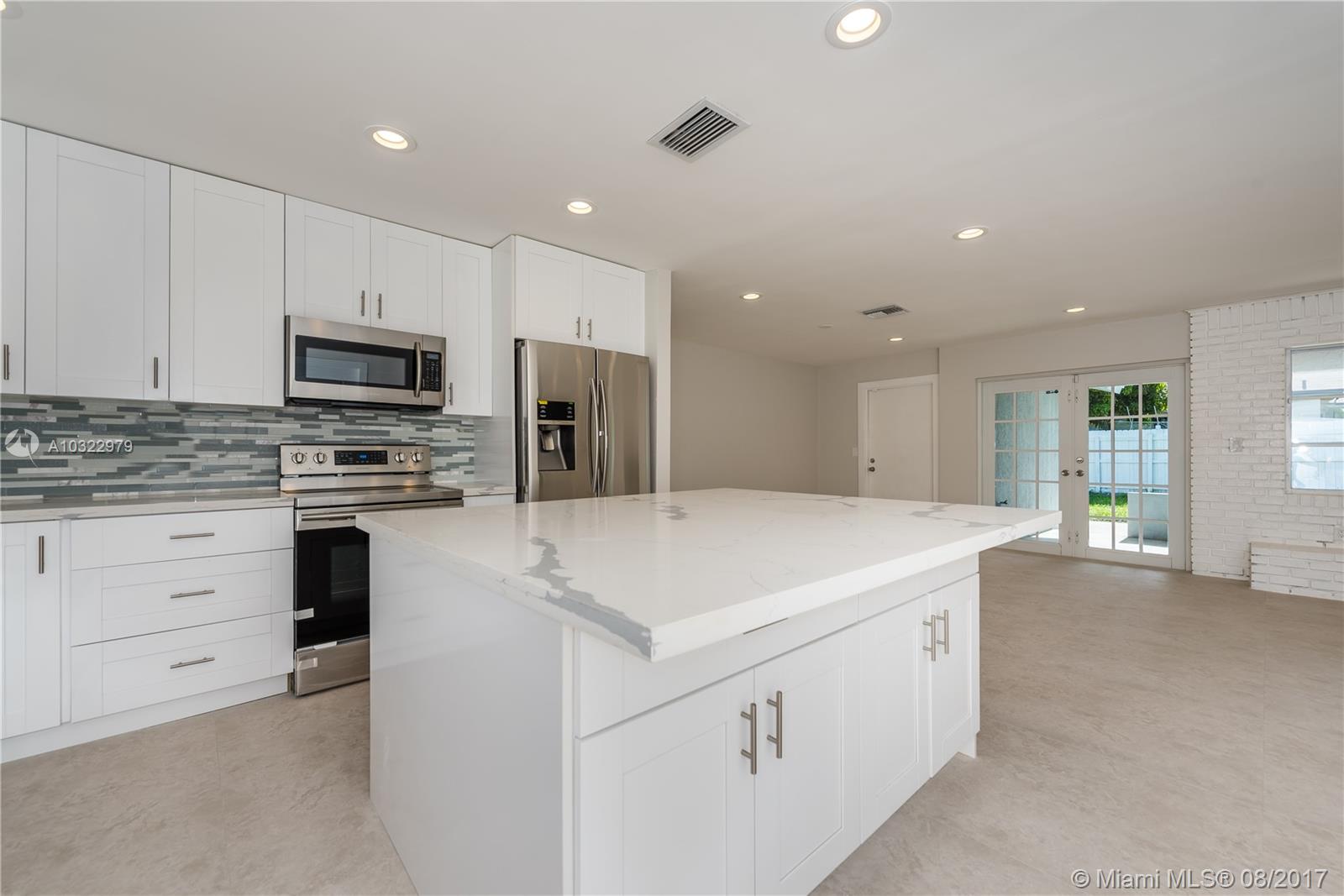 TROPIC PALMS 2 - Residential