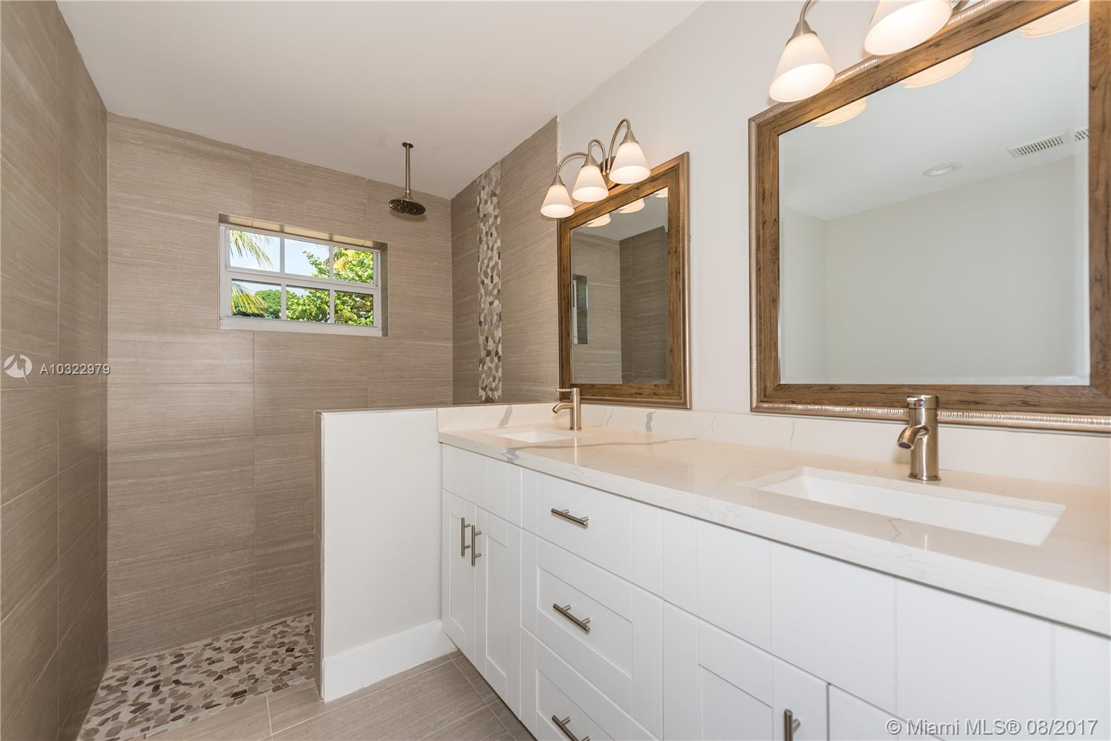 TROPIC PALMS 2 - Residential