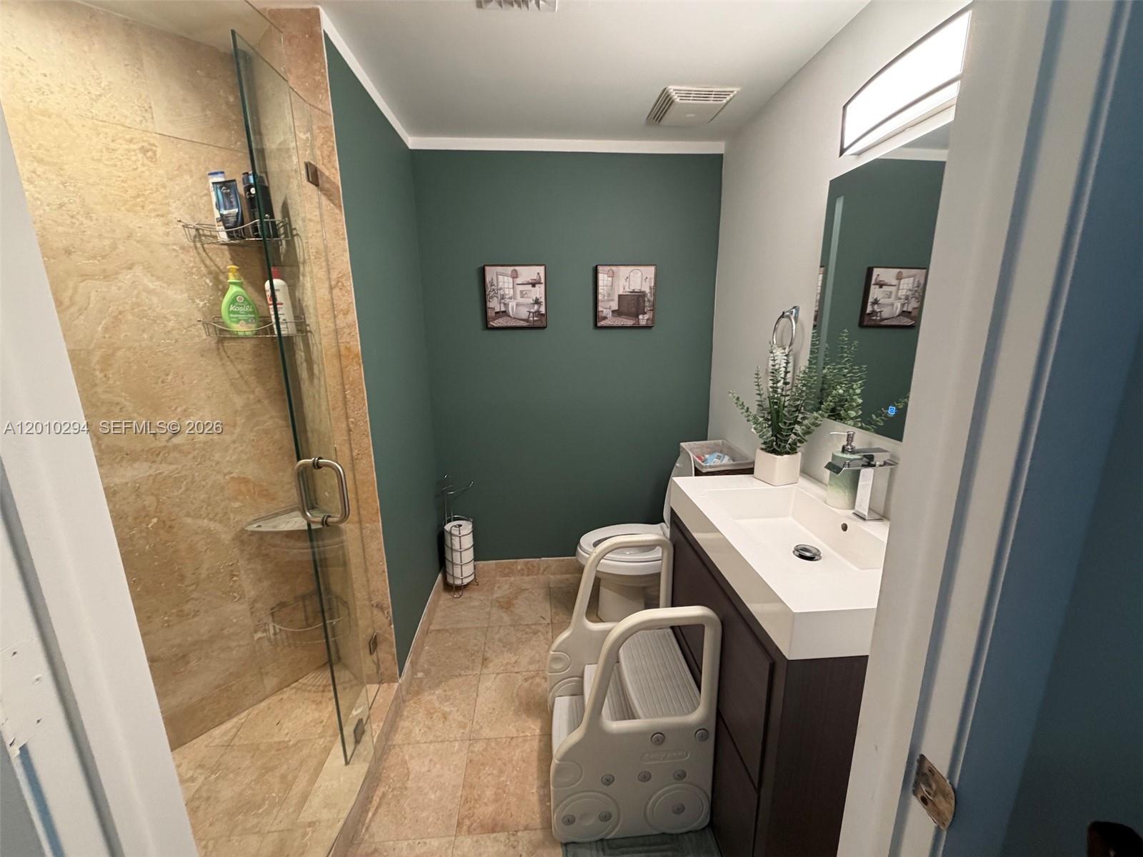 WIND CONDO - Residential Lease