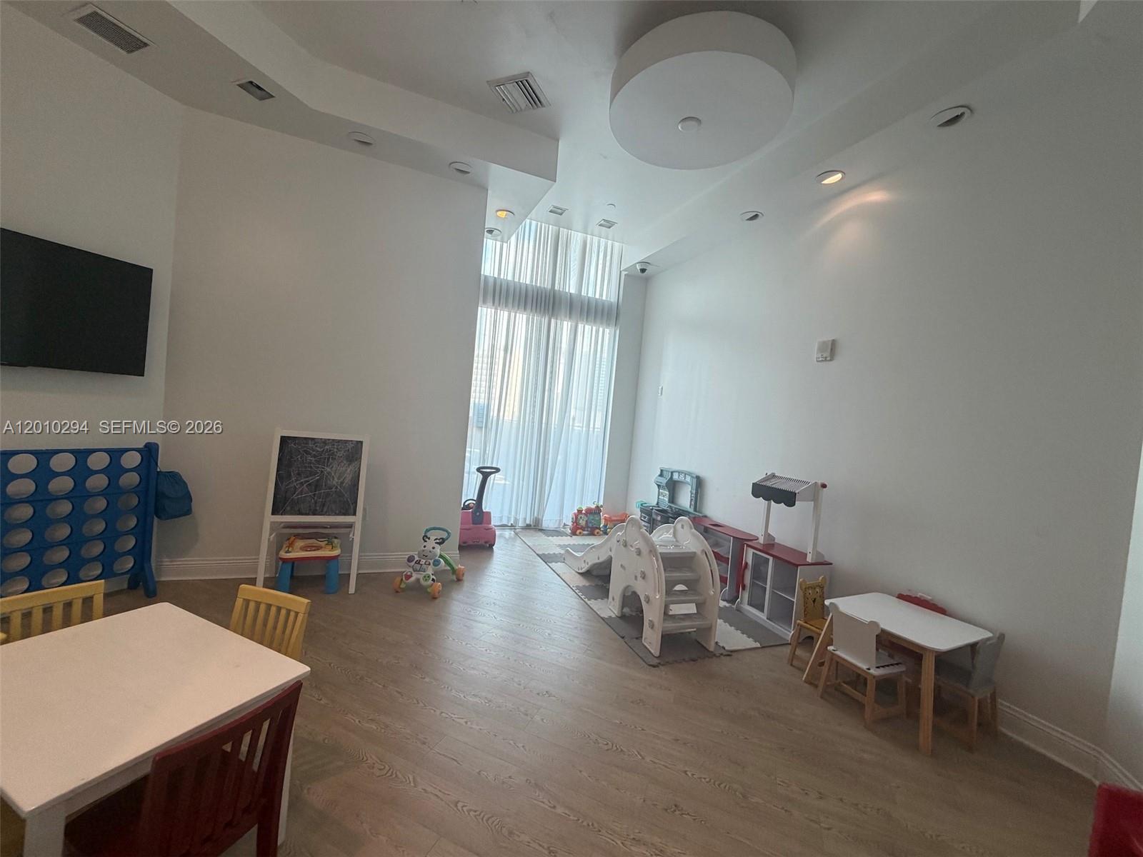 WIND CONDO - Residential Lease