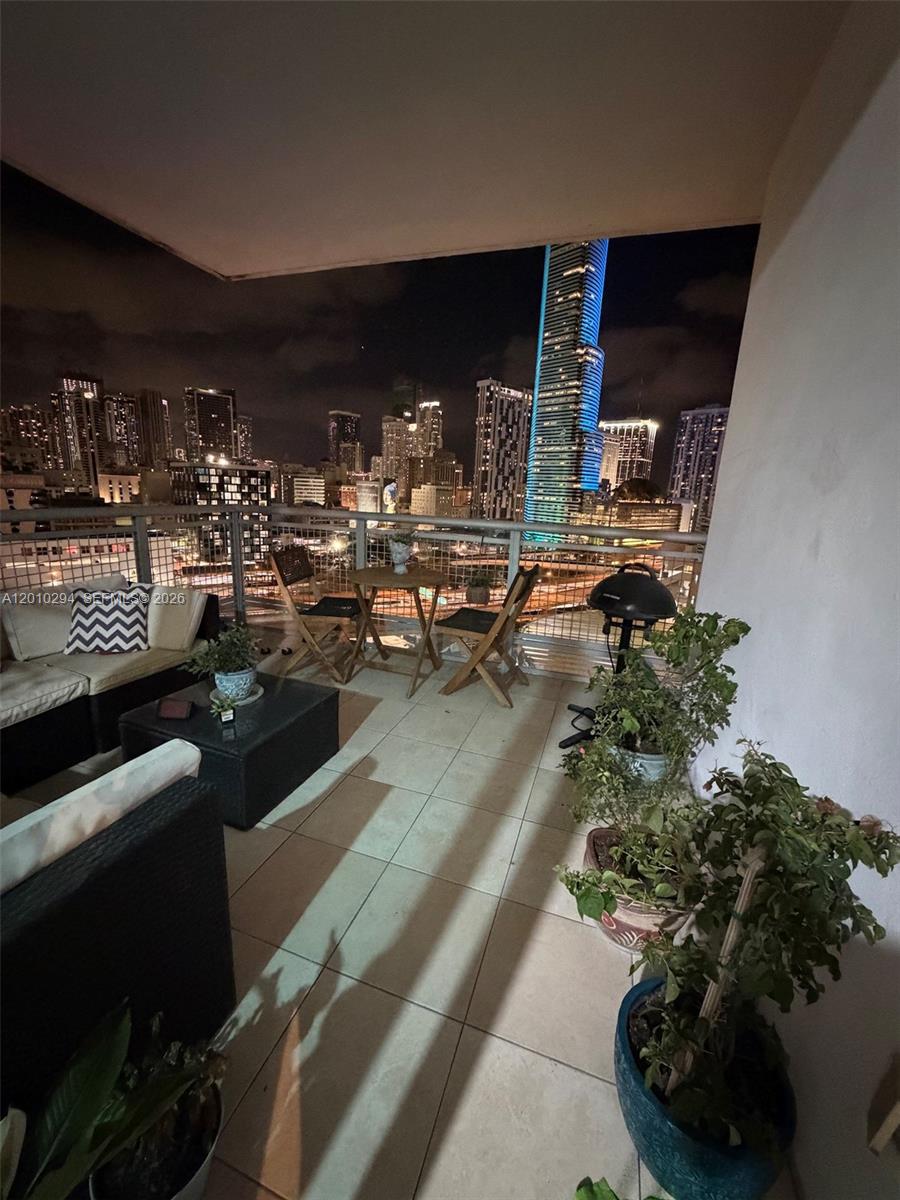 WIND CONDO - Residential Lease