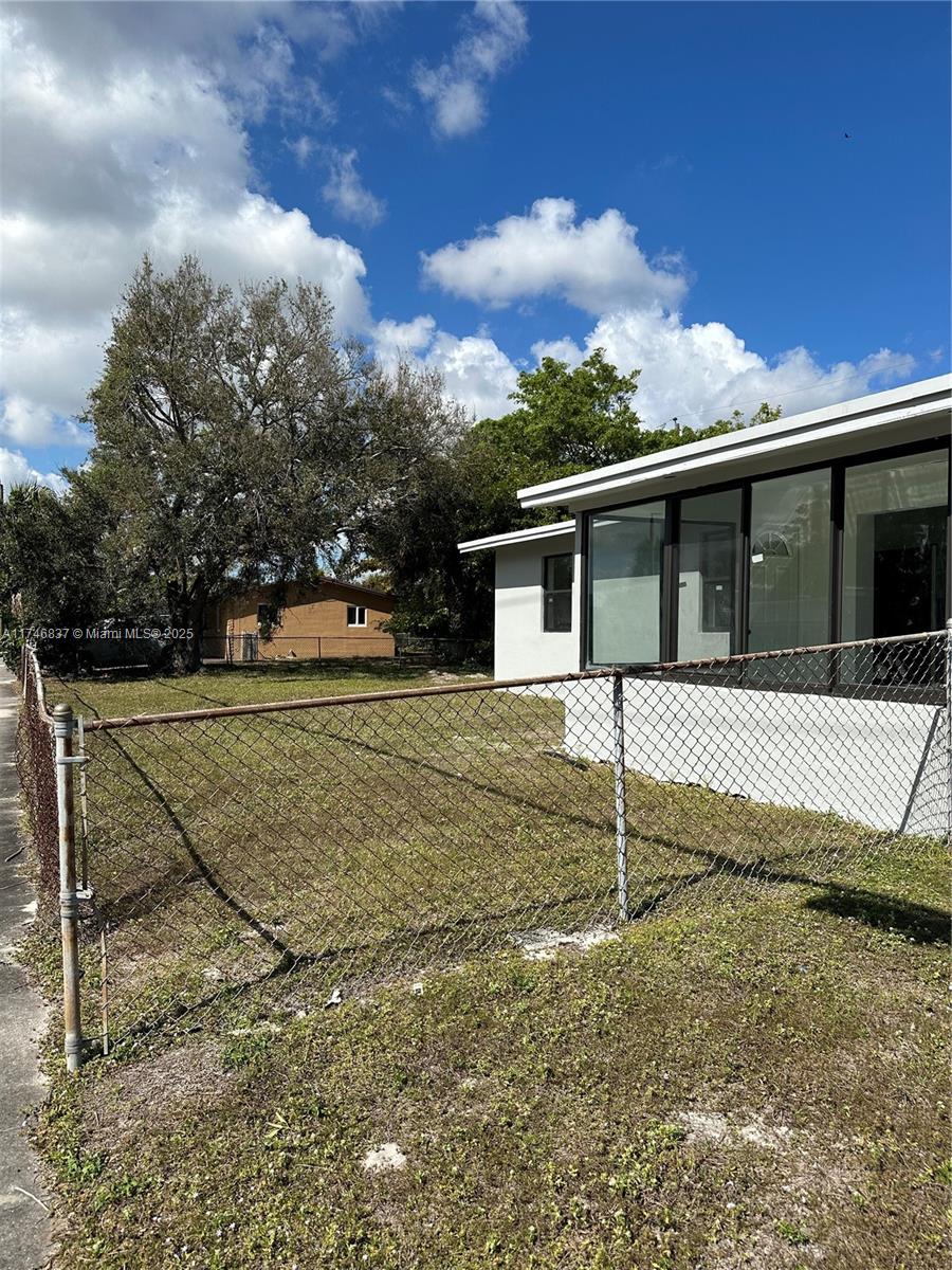 PARK PLAZA - Residential