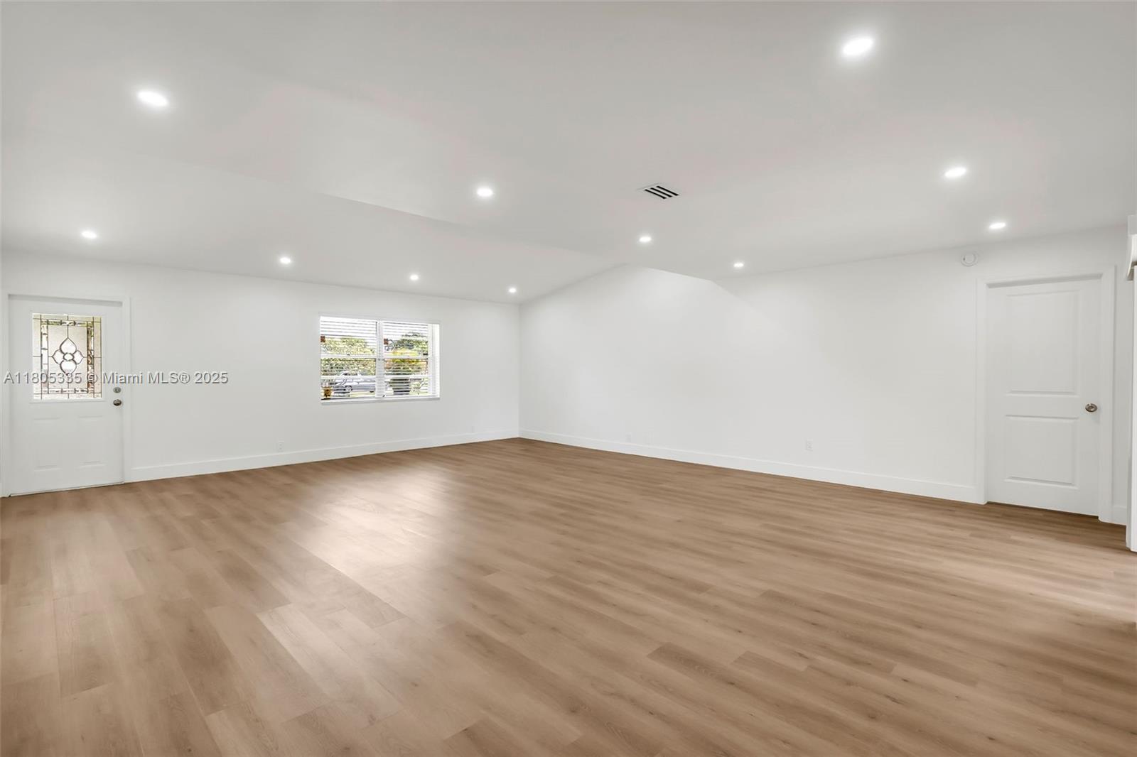 SANDALFOOT COVE SEC 9 - Residential