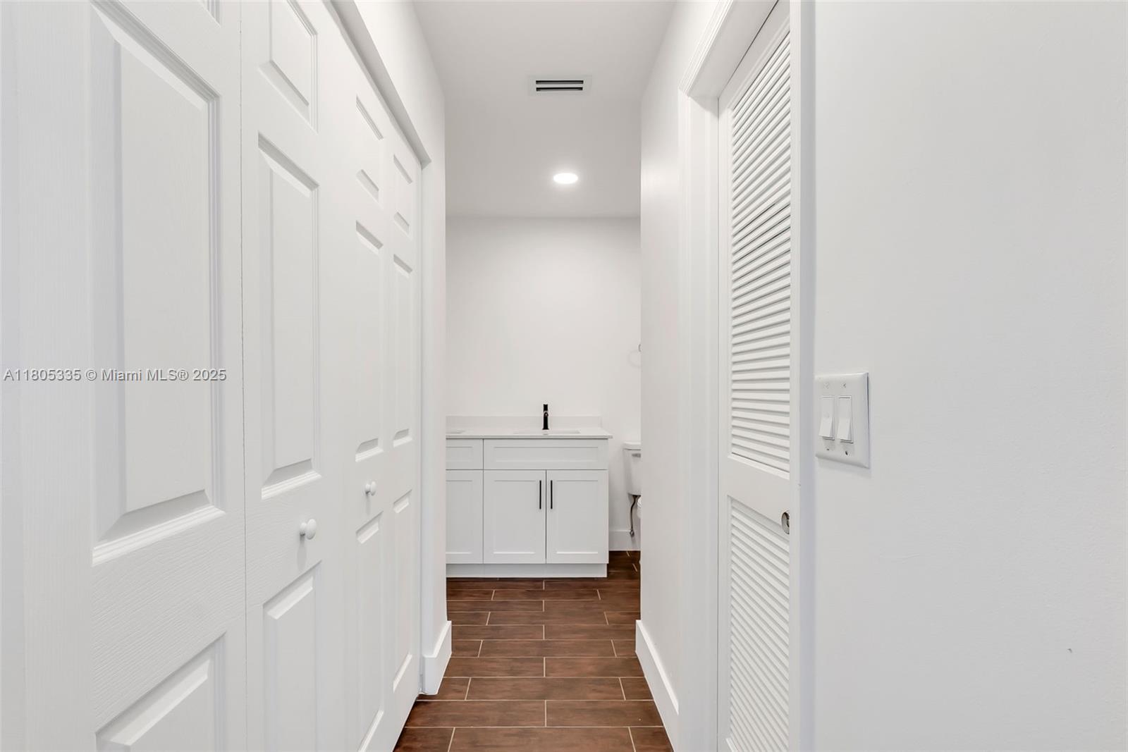 SANDALFOOT COVE SEC 9 - Residential