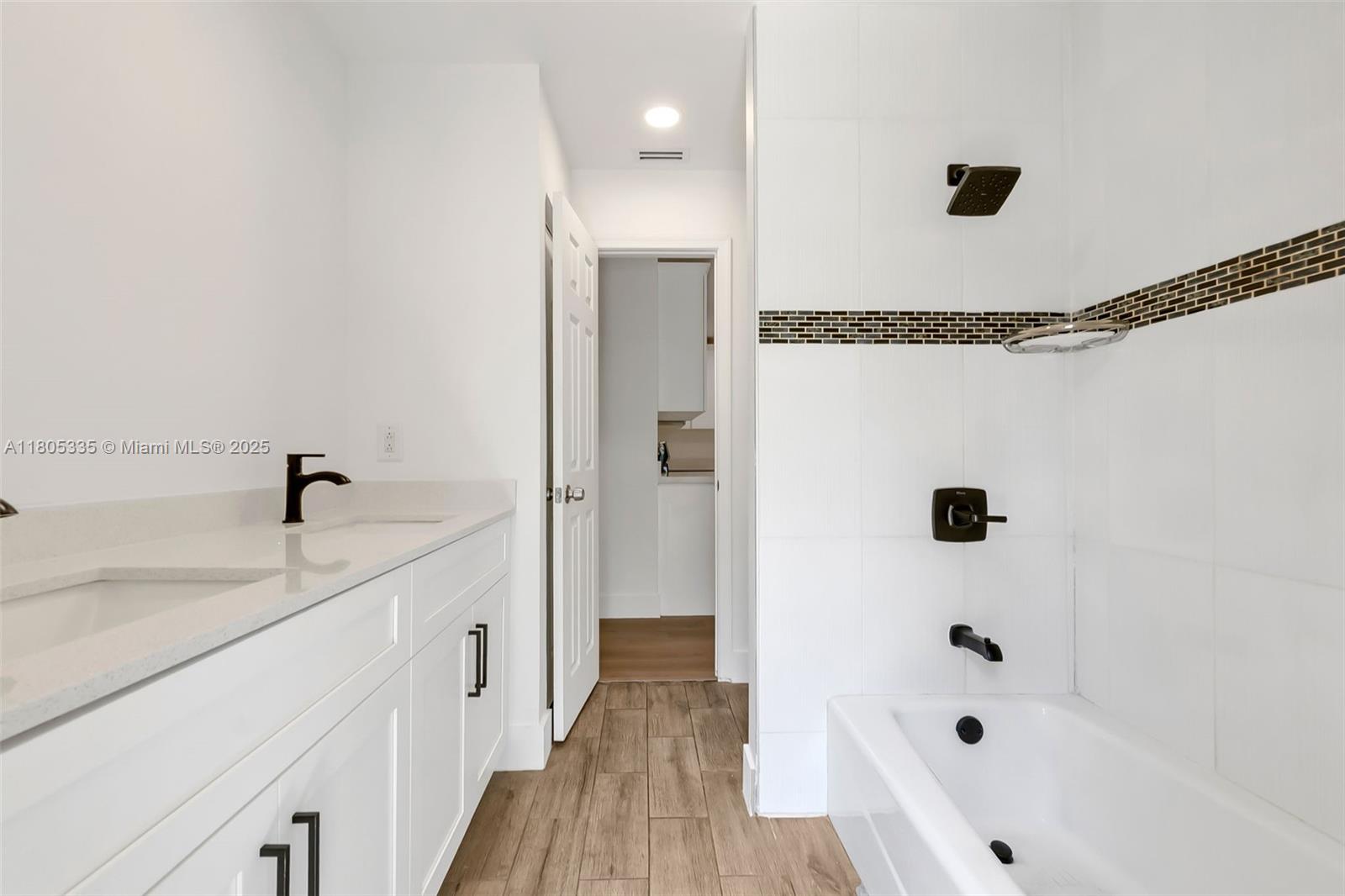 SANDALFOOT COVE SEC 9 - Residential