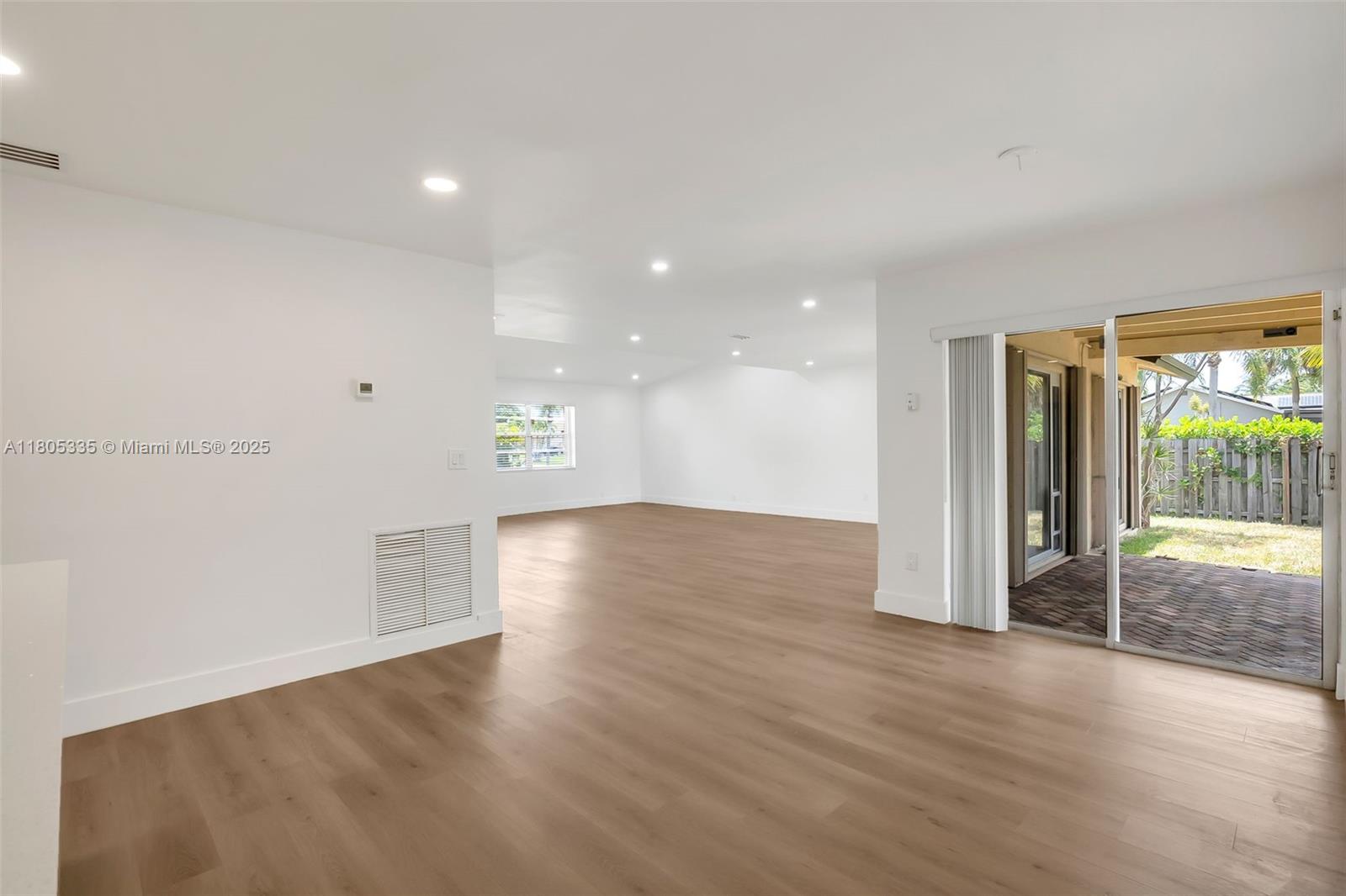 SANDALFOOT COVE SEC 9 - Residential