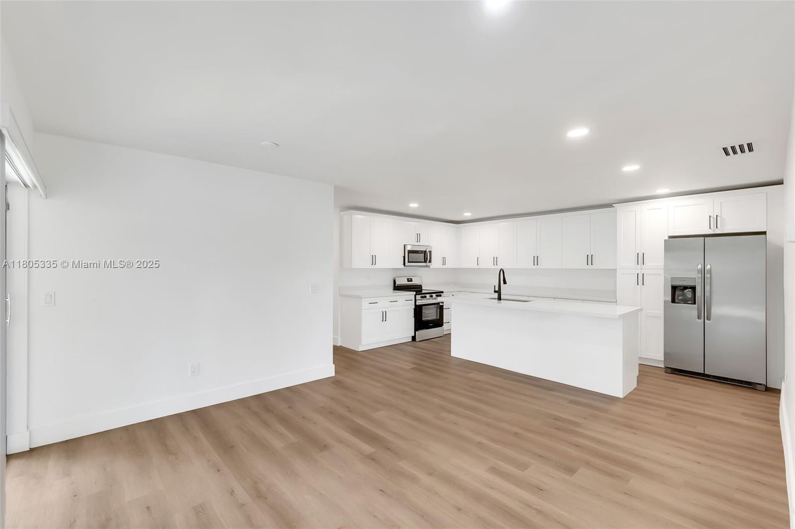 SANDALFOOT COVE SEC 9 - Residential