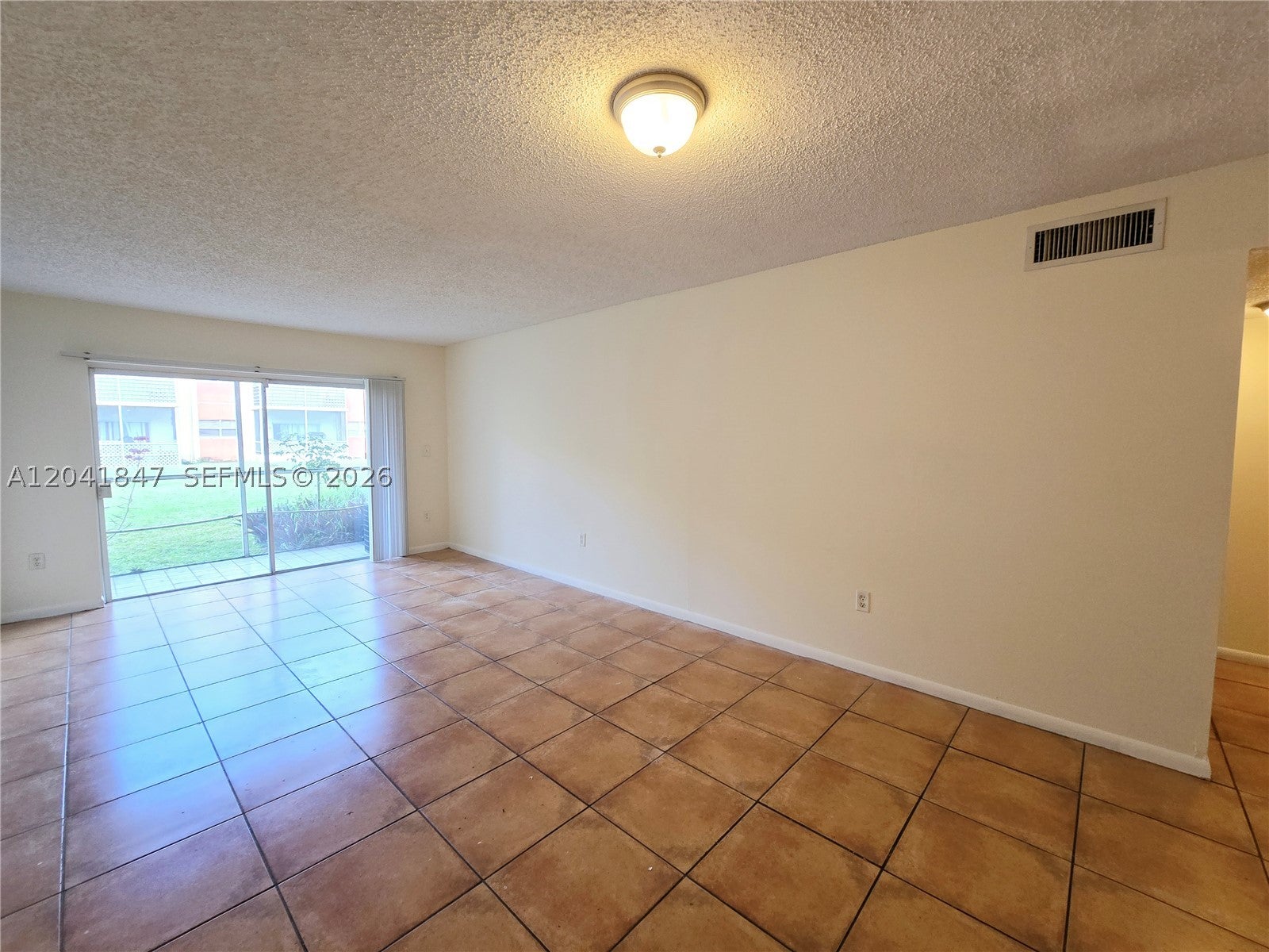 3600 NW 21st St 103, Lauderdale Lakes FL 33311