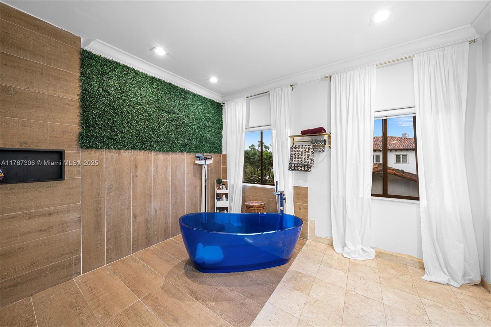 EASTERN SHORES - Residential