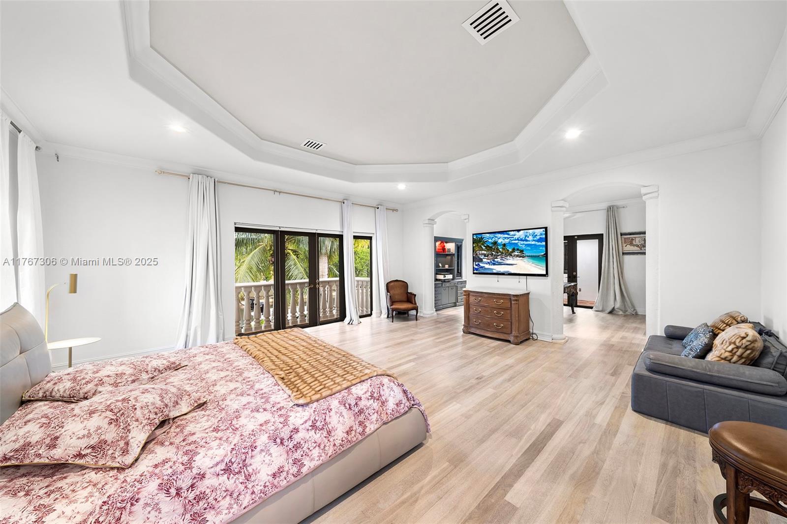 EASTERN SHORES - Residential