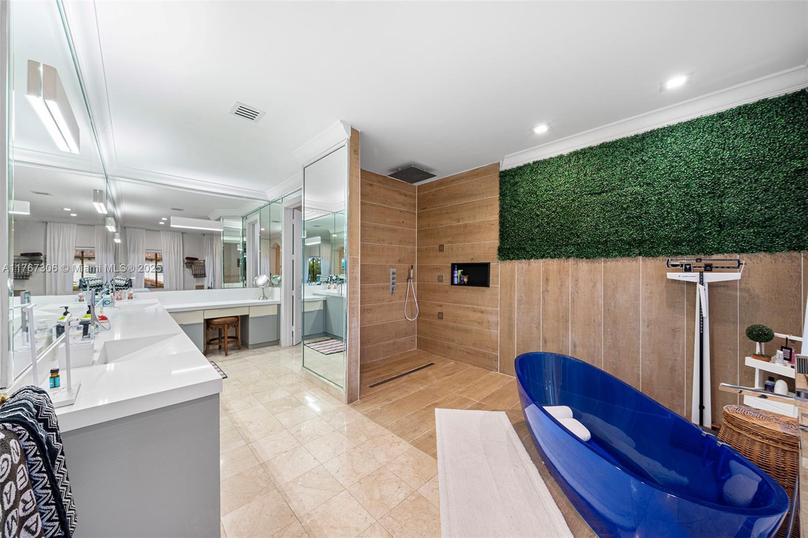 EASTERN SHORES - Residential