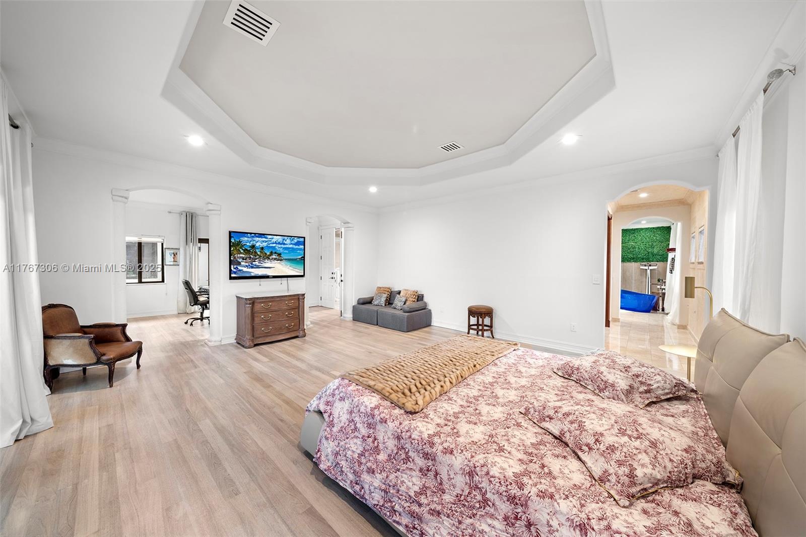 EASTERN SHORES - Residential