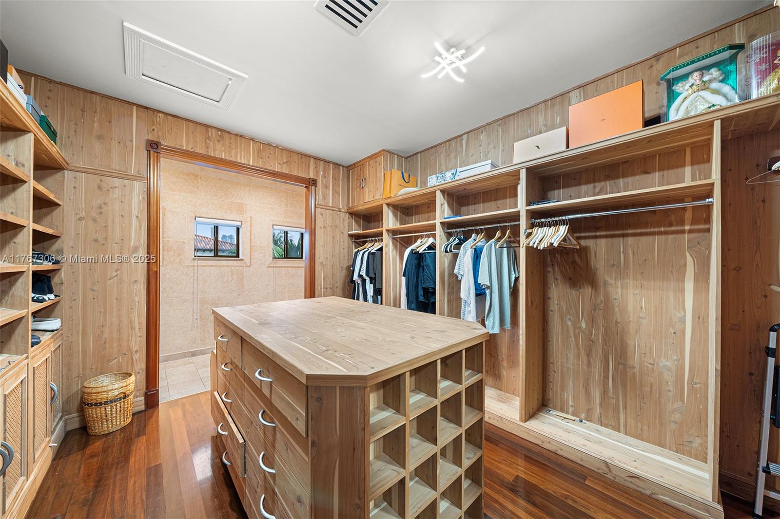 EASTERN SHORES - Residential