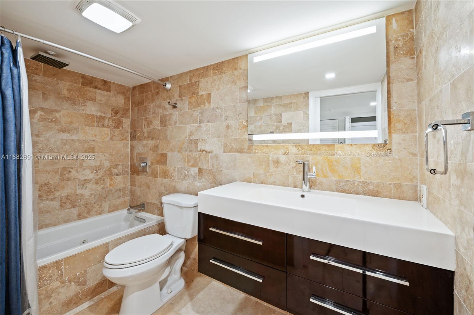 BAYVIEW TOWER CONDO - Residential Lease