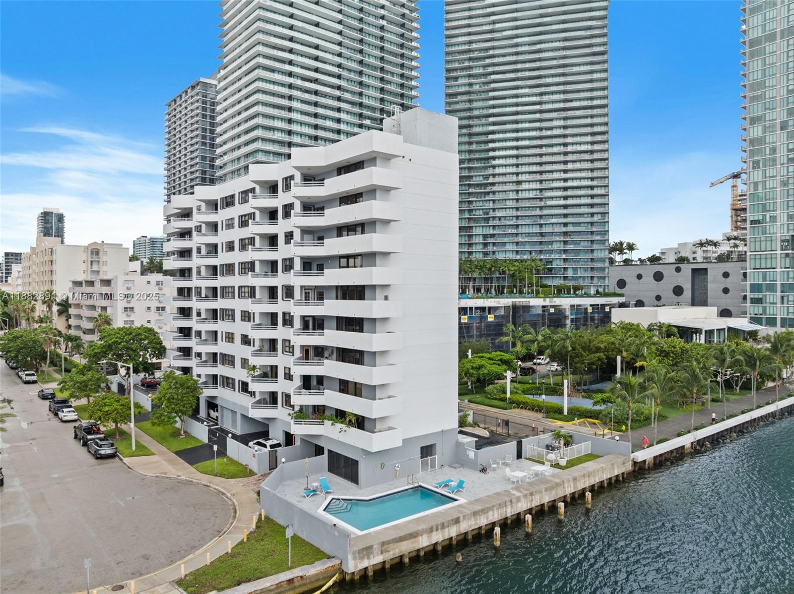BAYVIEW TOWER CONDO - Residential Lease