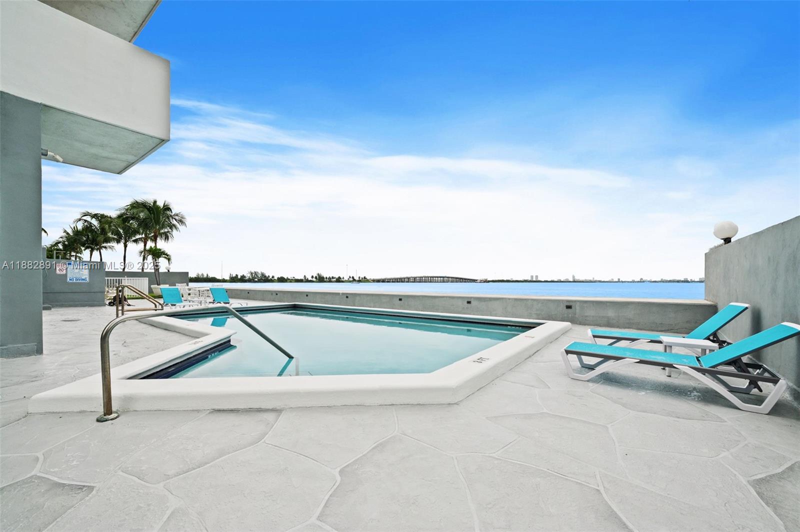 BAYVIEW TOWER CONDO - Residential Lease