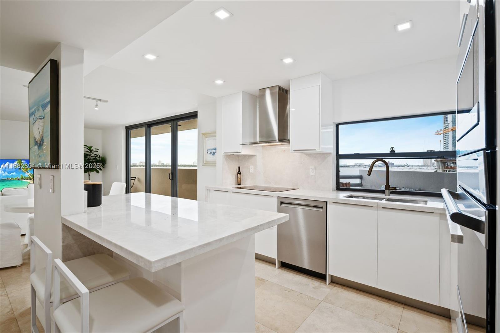 BAYVIEW TOWER CONDO - Residential Lease
