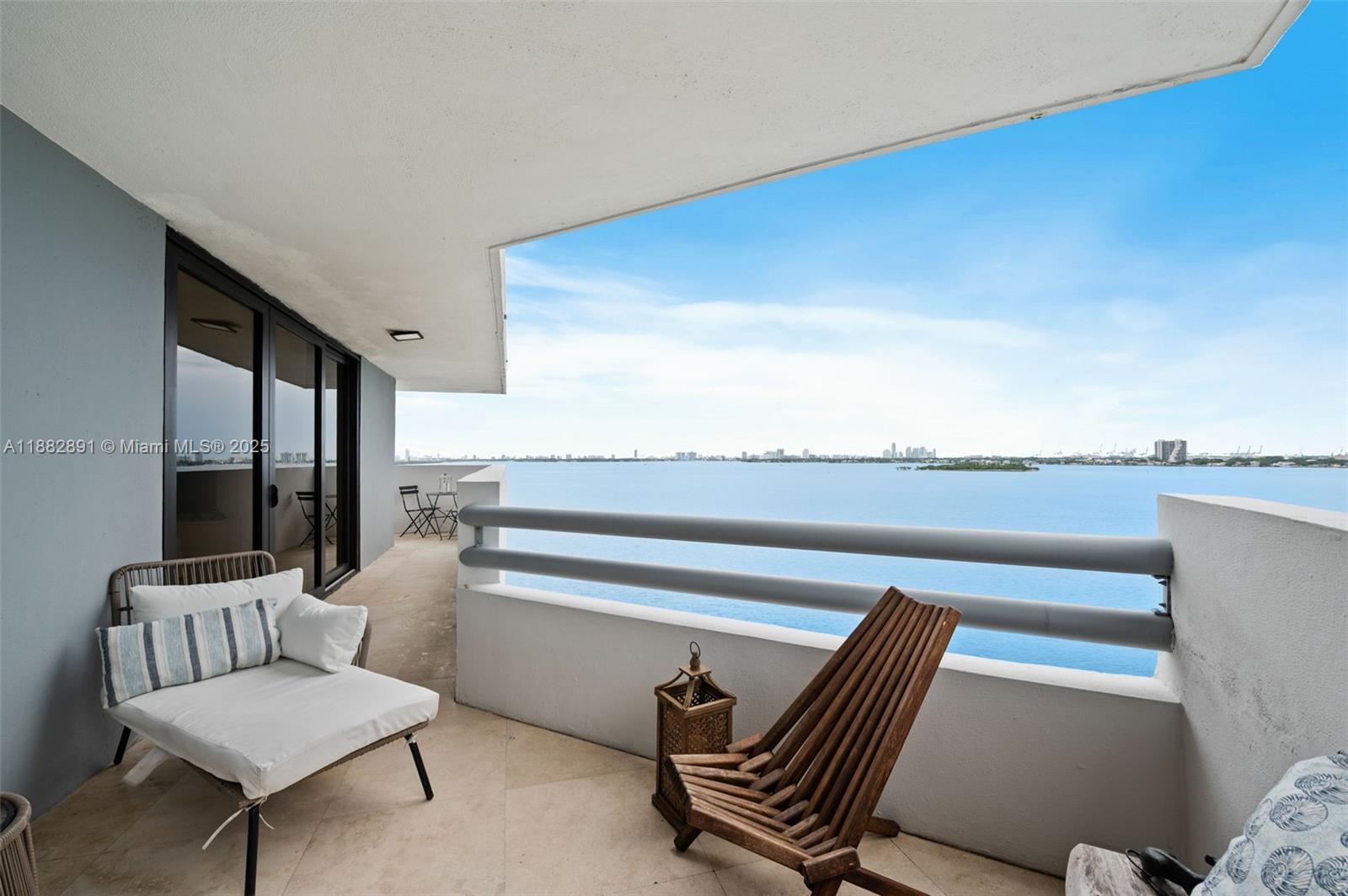 BAYVIEW TOWER CONDO - Residential Lease