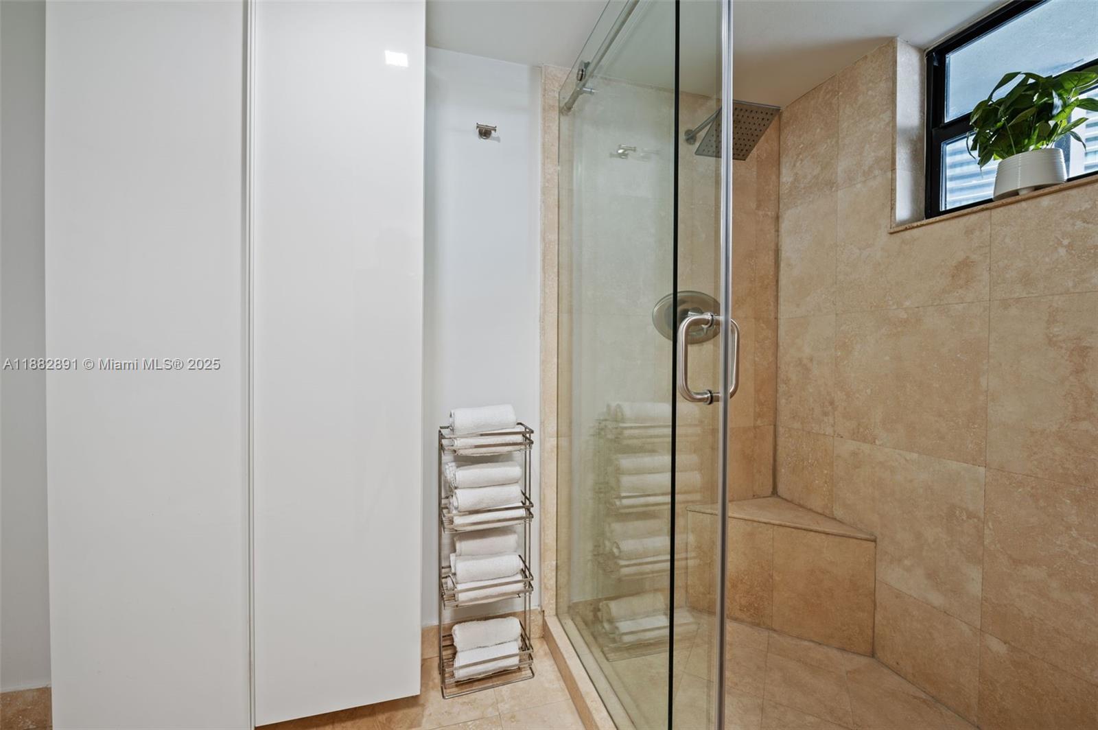 BAYVIEW TOWER CONDO - Residential Lease