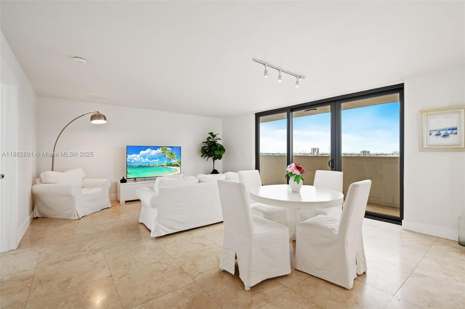 BAYVIEW TOWER CONDO - Residential Lease