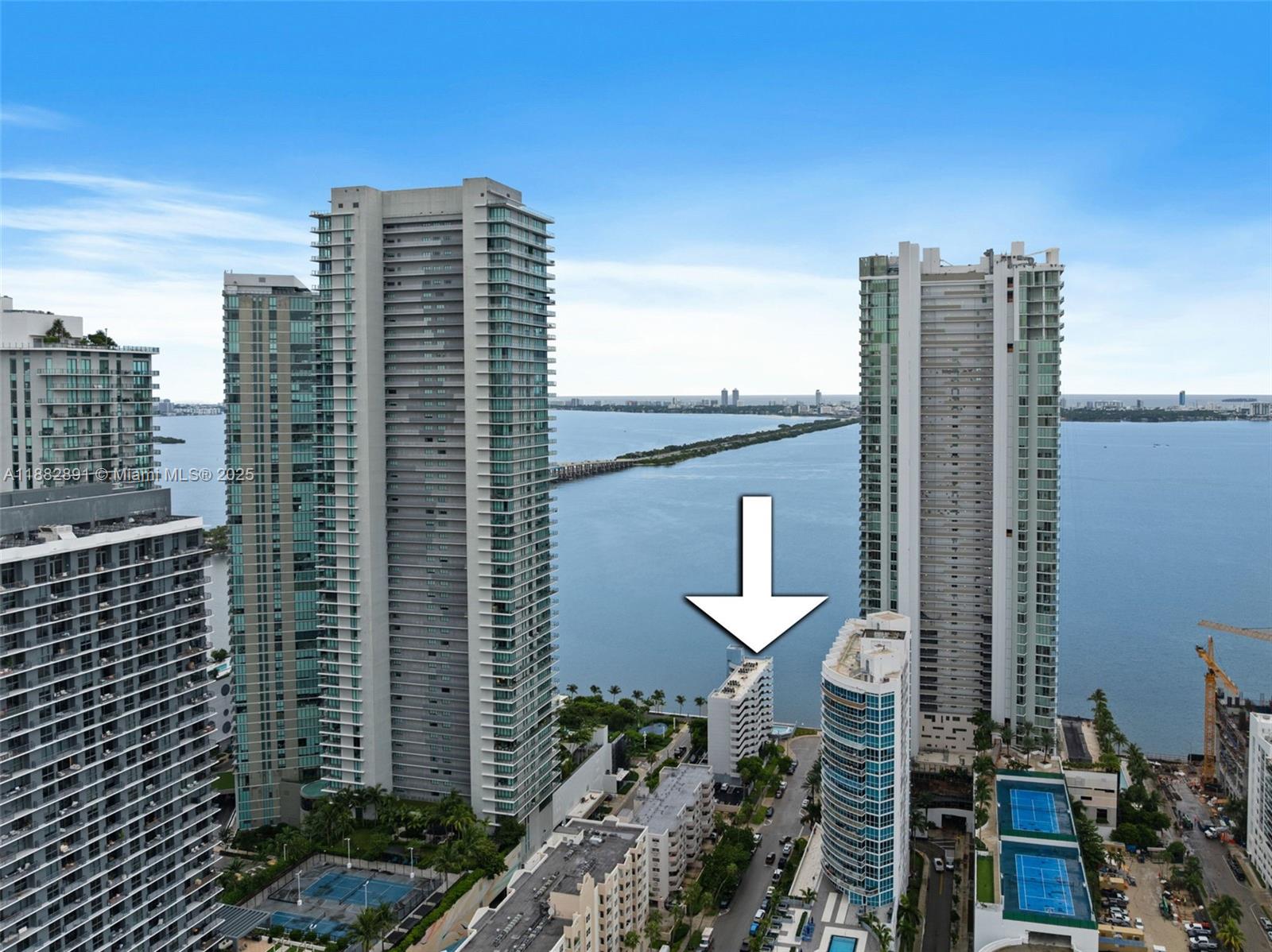 BAYVIEW TOWER CONDO - Residential Lease