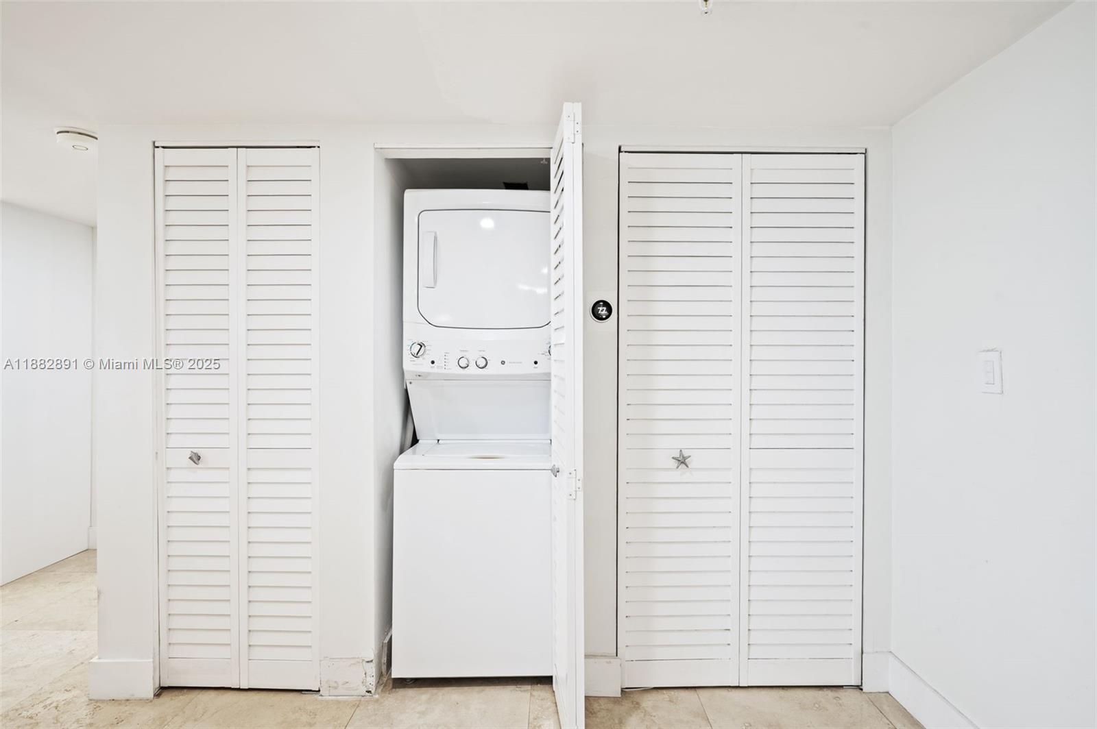 BAYVIEW TOWER CONDO - Residential Lease