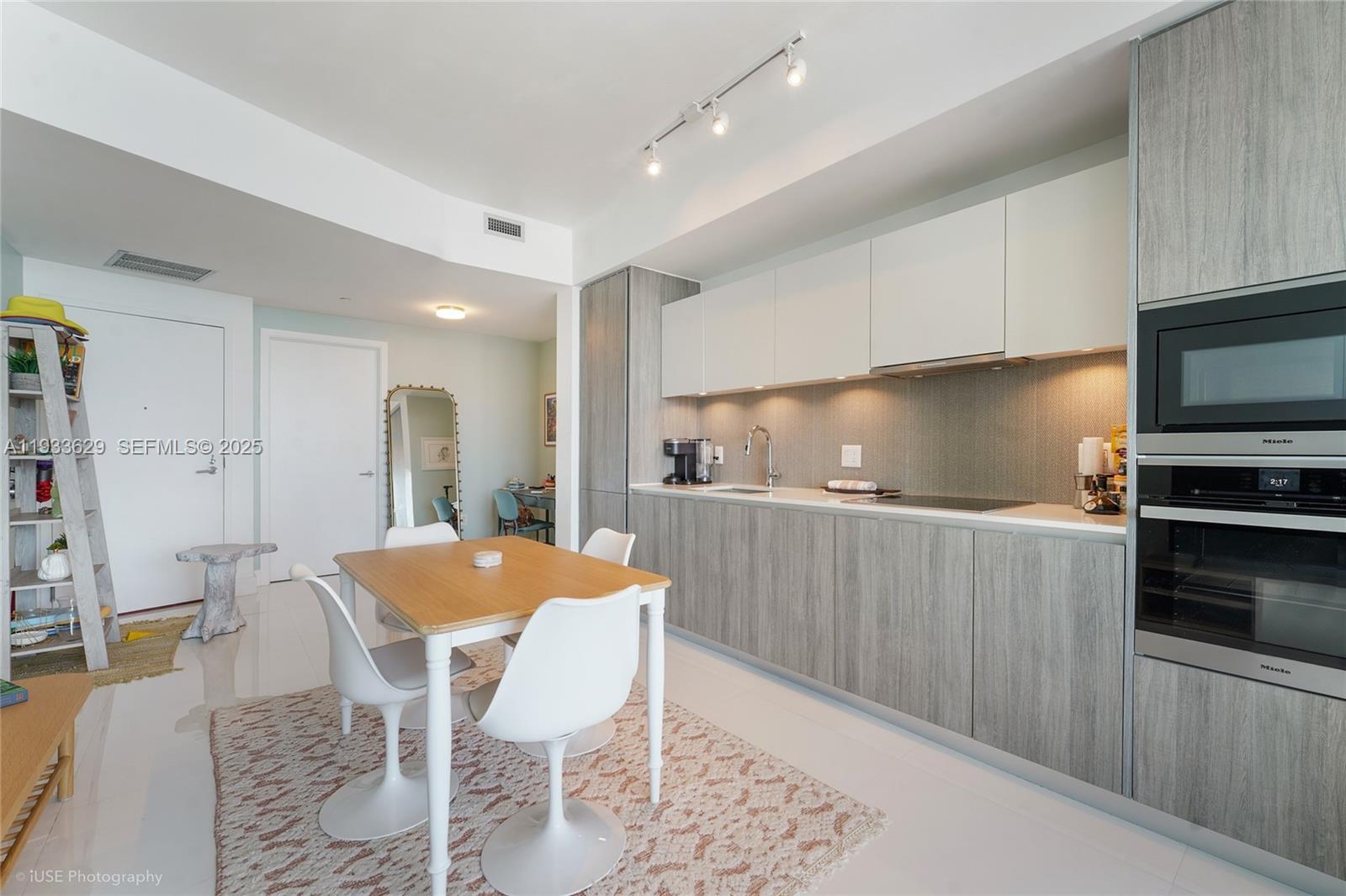BISCAYNE BEACH CONDO - Residential