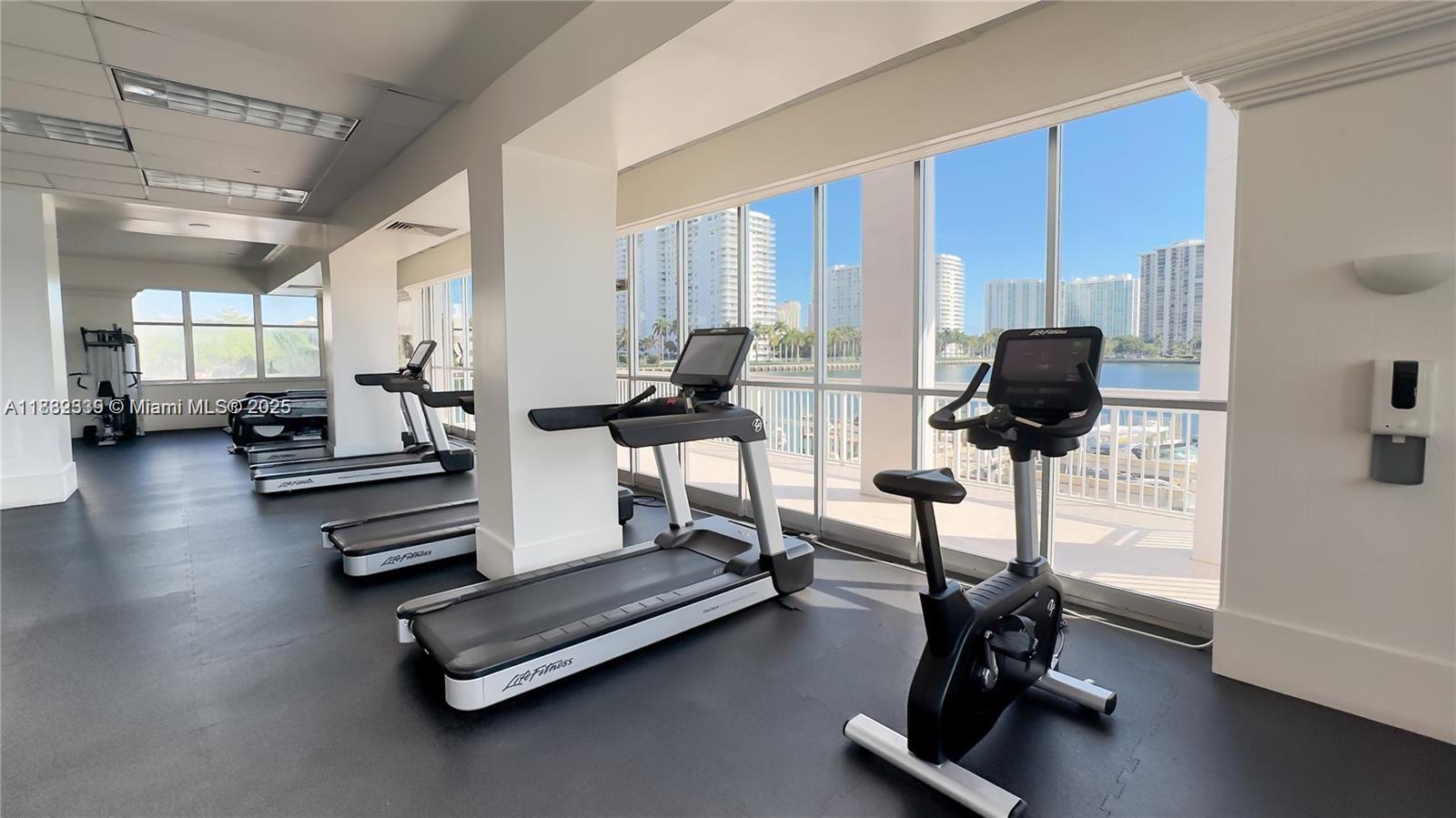 DEL PRADO MARINA - Residential