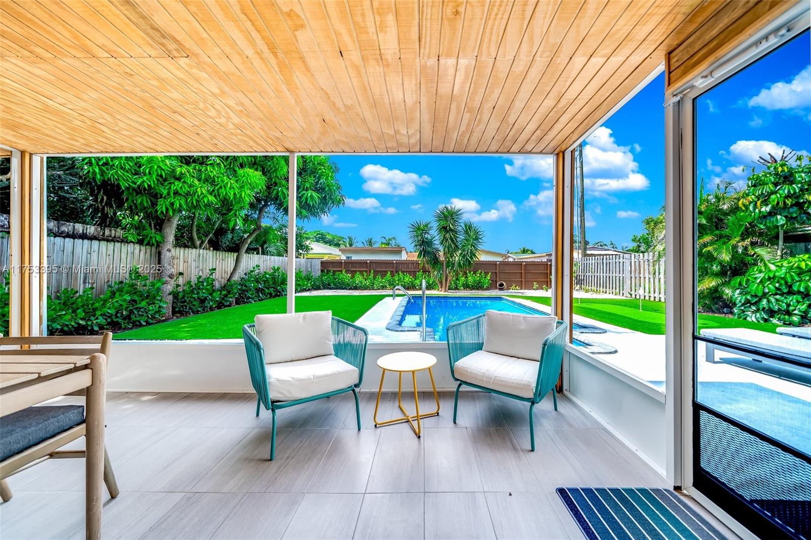 DELRAY MNR - Residential
