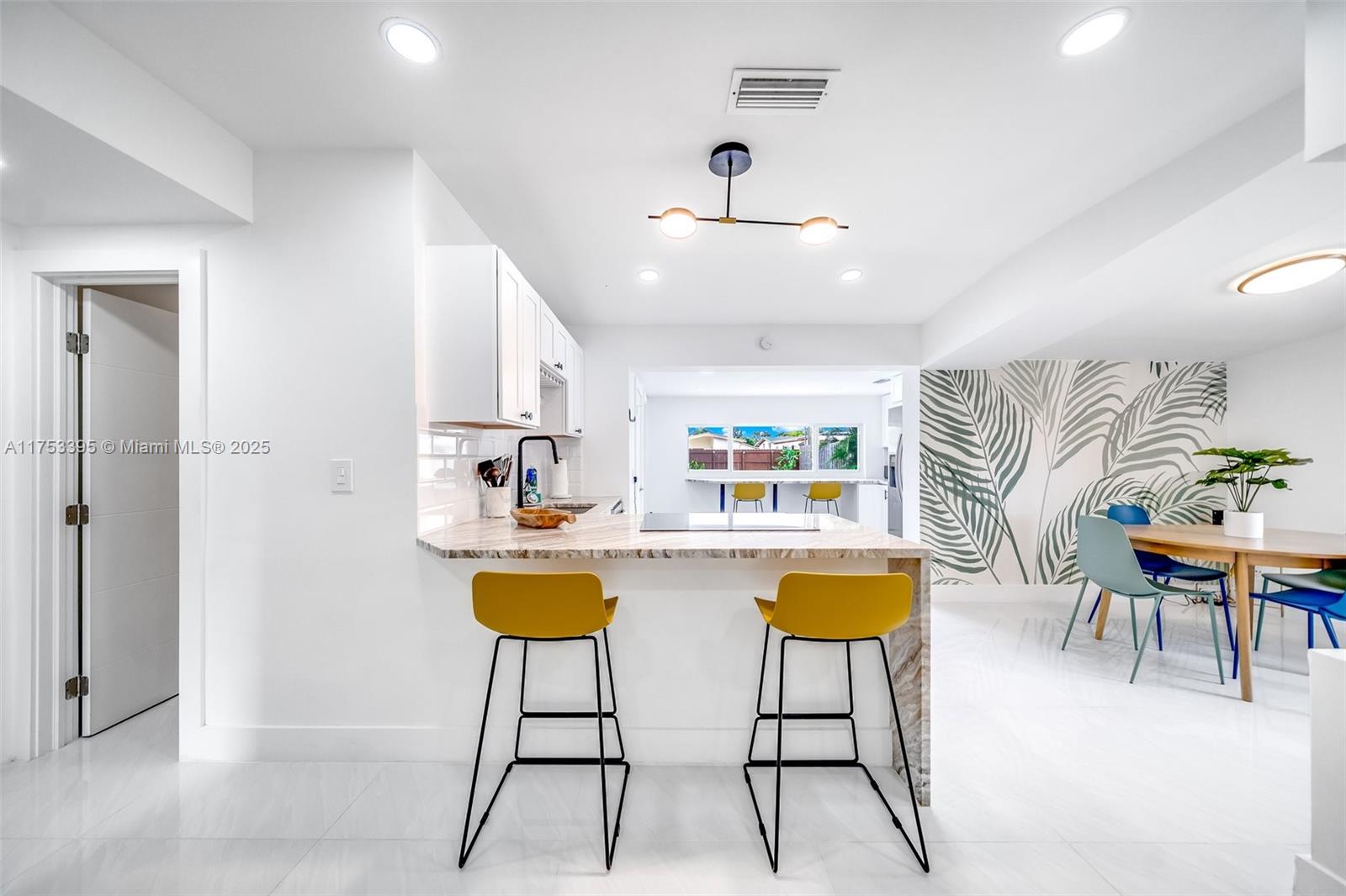 DELRAY MNR - Residential