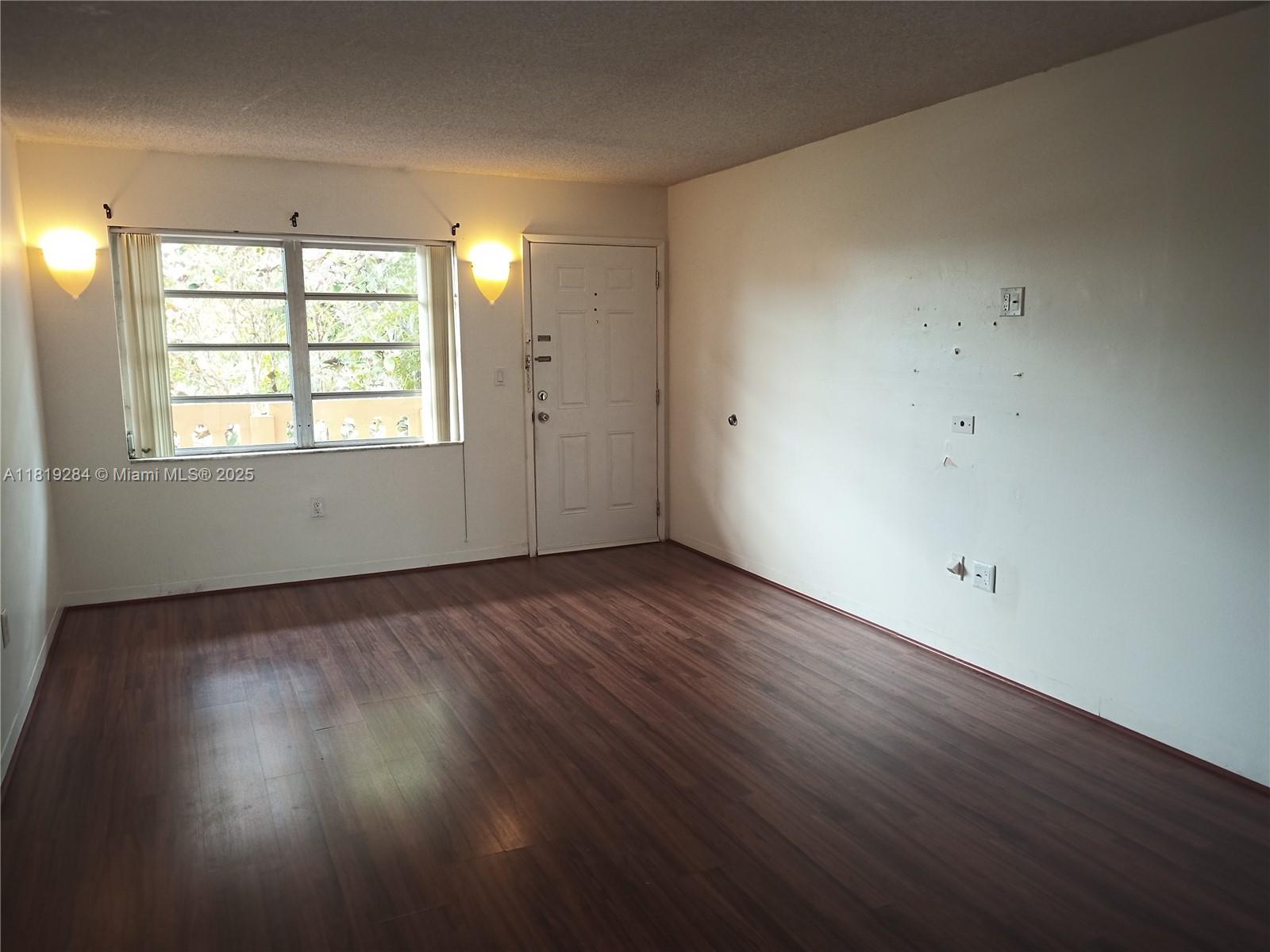 Rental Property at 20311 Ne 2nd Ave 23, Miami, Broward County, Florida - Bedrooms: 1 
Bathrooms: 1  - $1,400 MO.