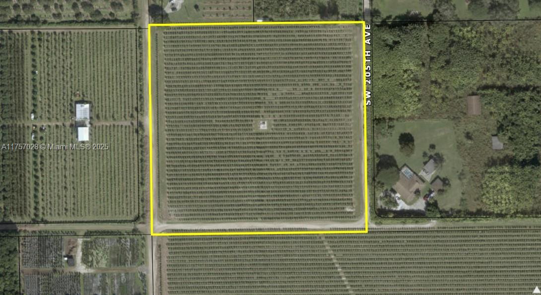 You can own a piece of this Prime Real Estate. 10 acres of Dragon Fruits. Also a perfect opportunity to build your dream home. Do not lose out, come see it today.