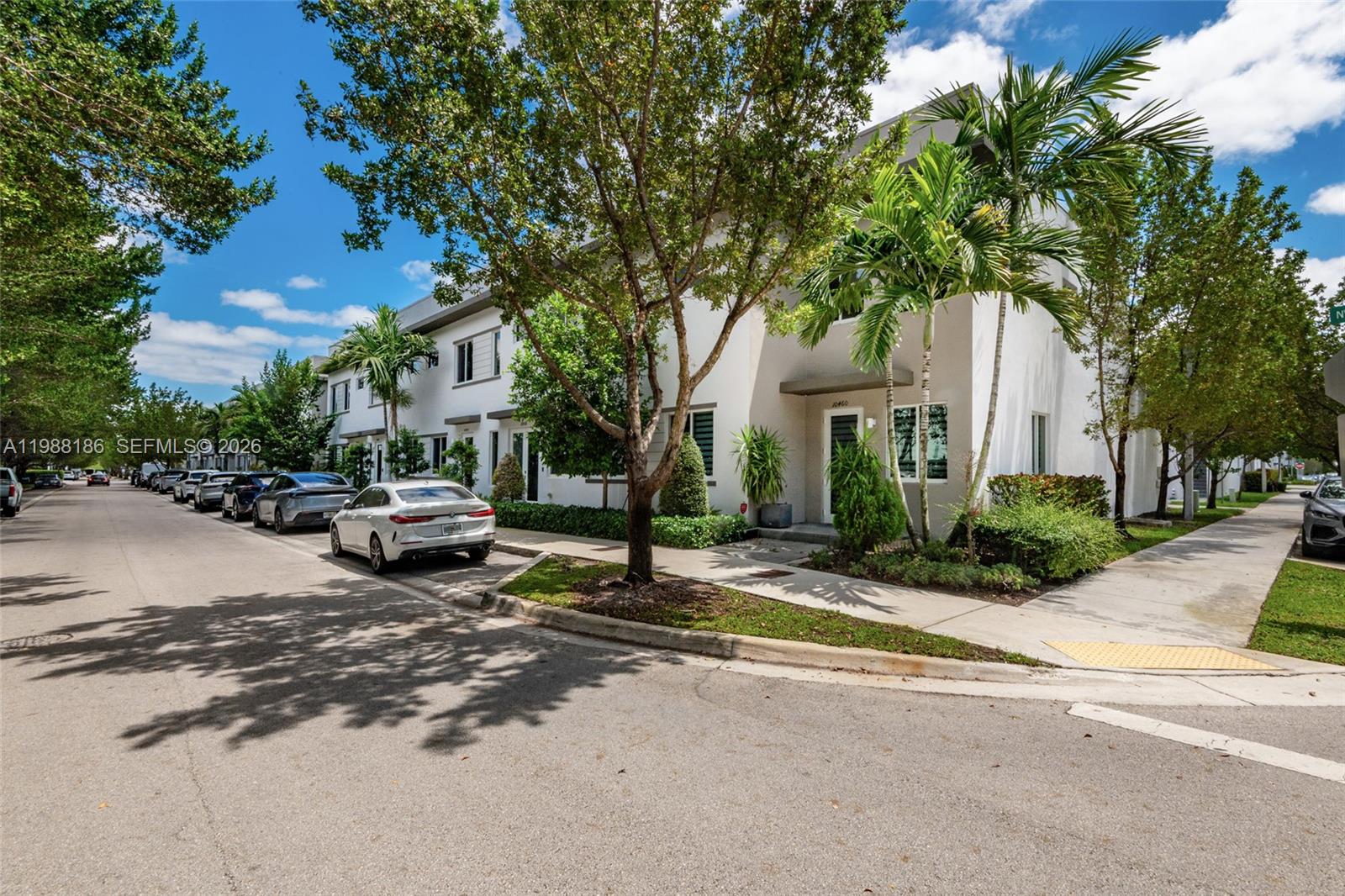 LANDMARK AT DORAL CENTRAL - Residential