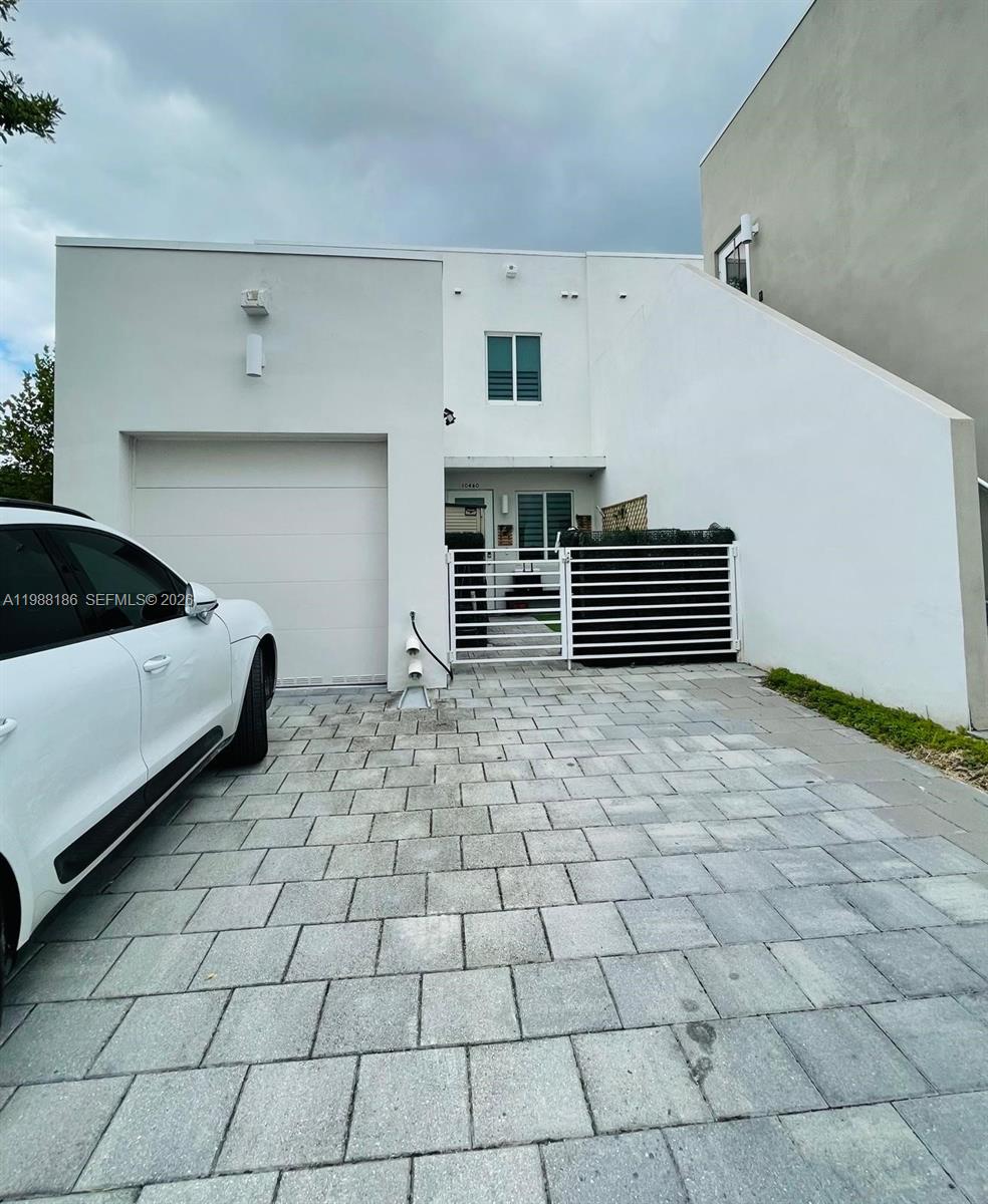 LANDMARK AT DORAL CENTRAL - Residential